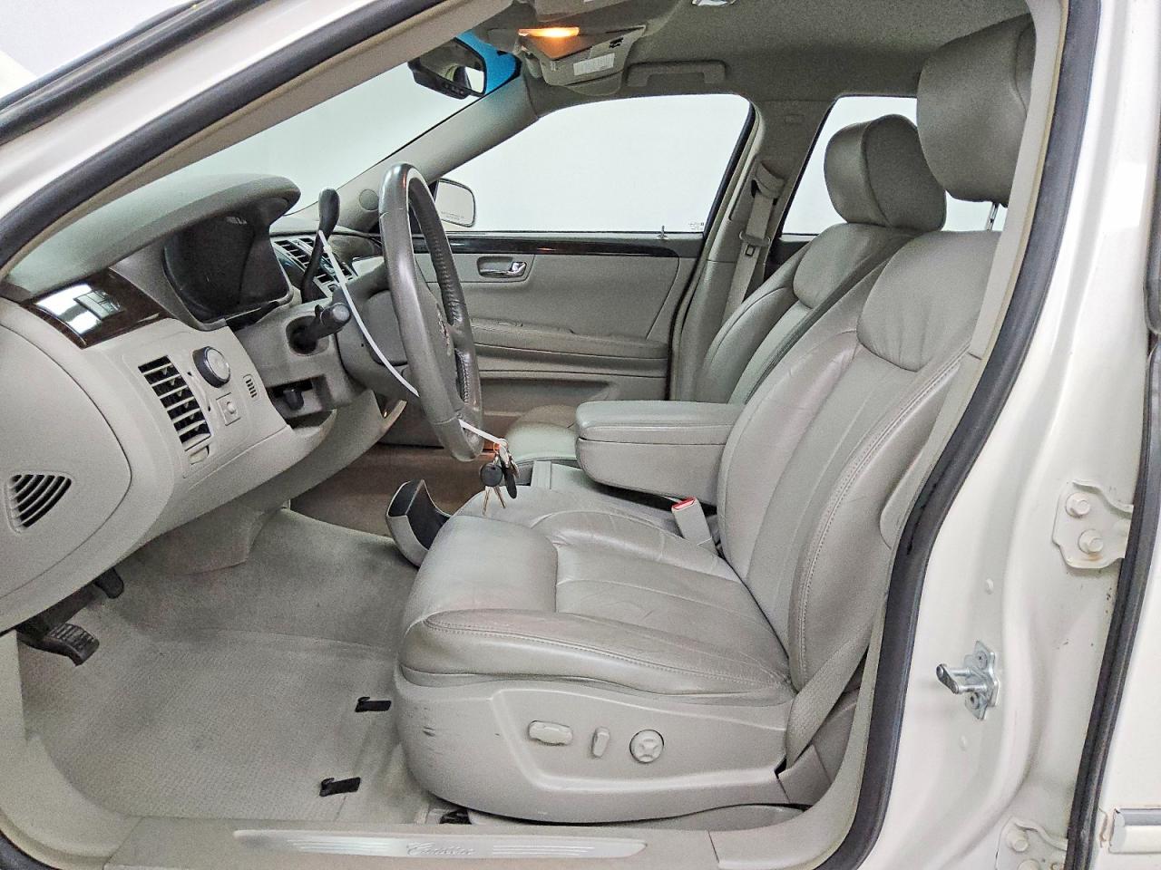2011 Cadillac Professional Chassis White vin: 1GE8K9C69BU550379