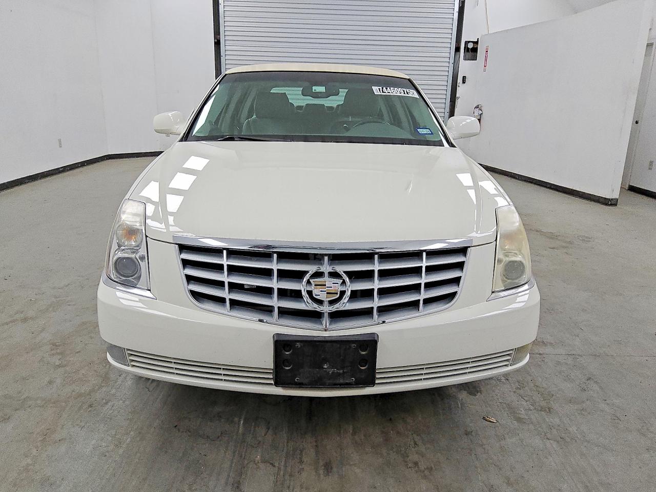 2011 Cadillac Professional Chassis White vin: 1GE8K9C69BU550379
