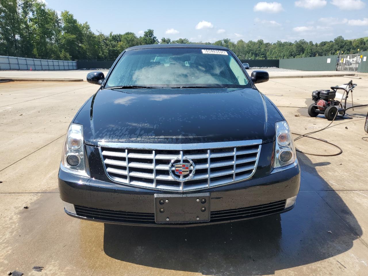 2011 Cadillac Professional Chassis Black vin: 1GE9K9C62BU550406 Damage: Hood, Chipped, 3