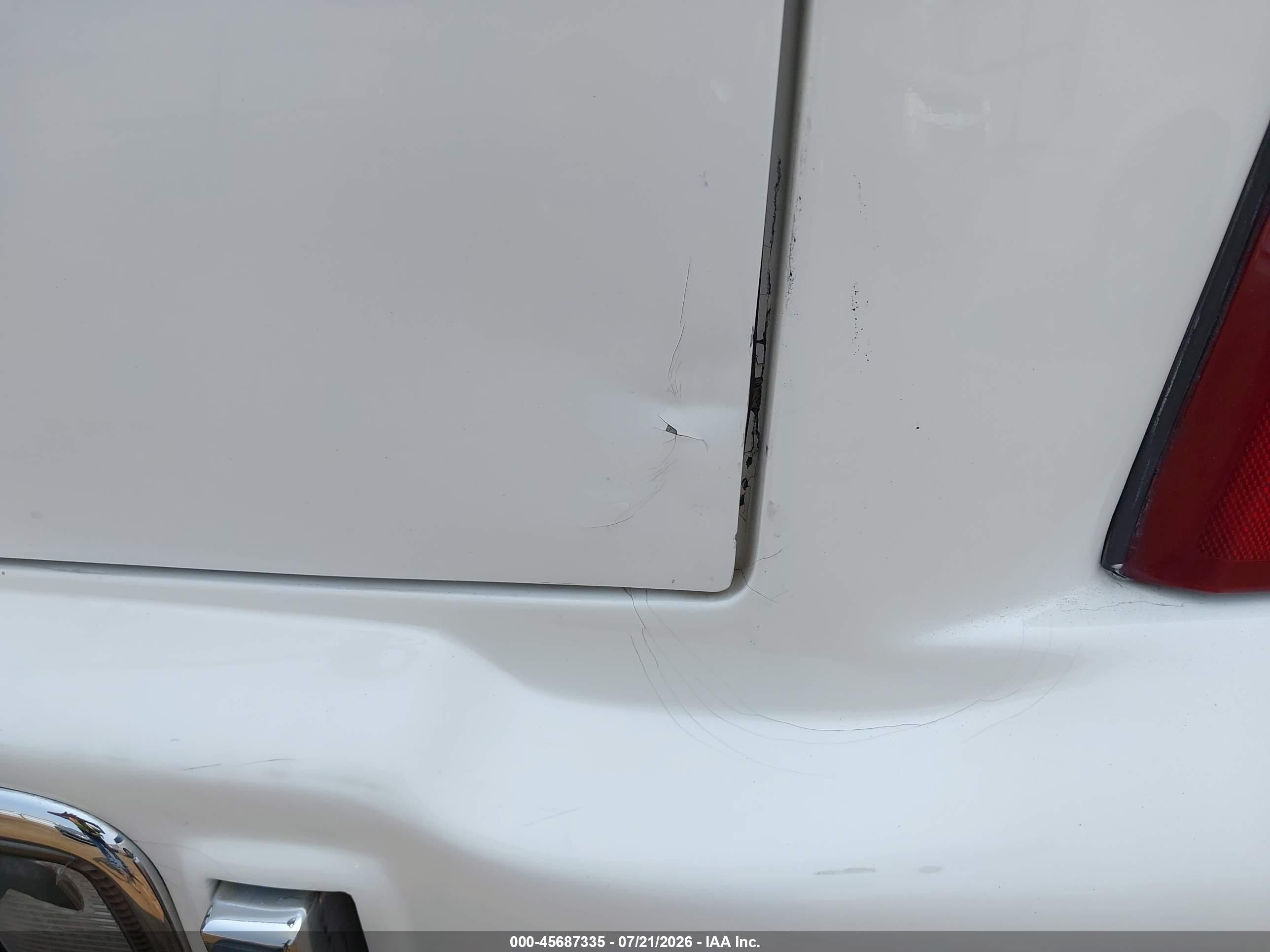 2005 Cadillac Deville Professional   White vin: 1GEEH00Y05U500560