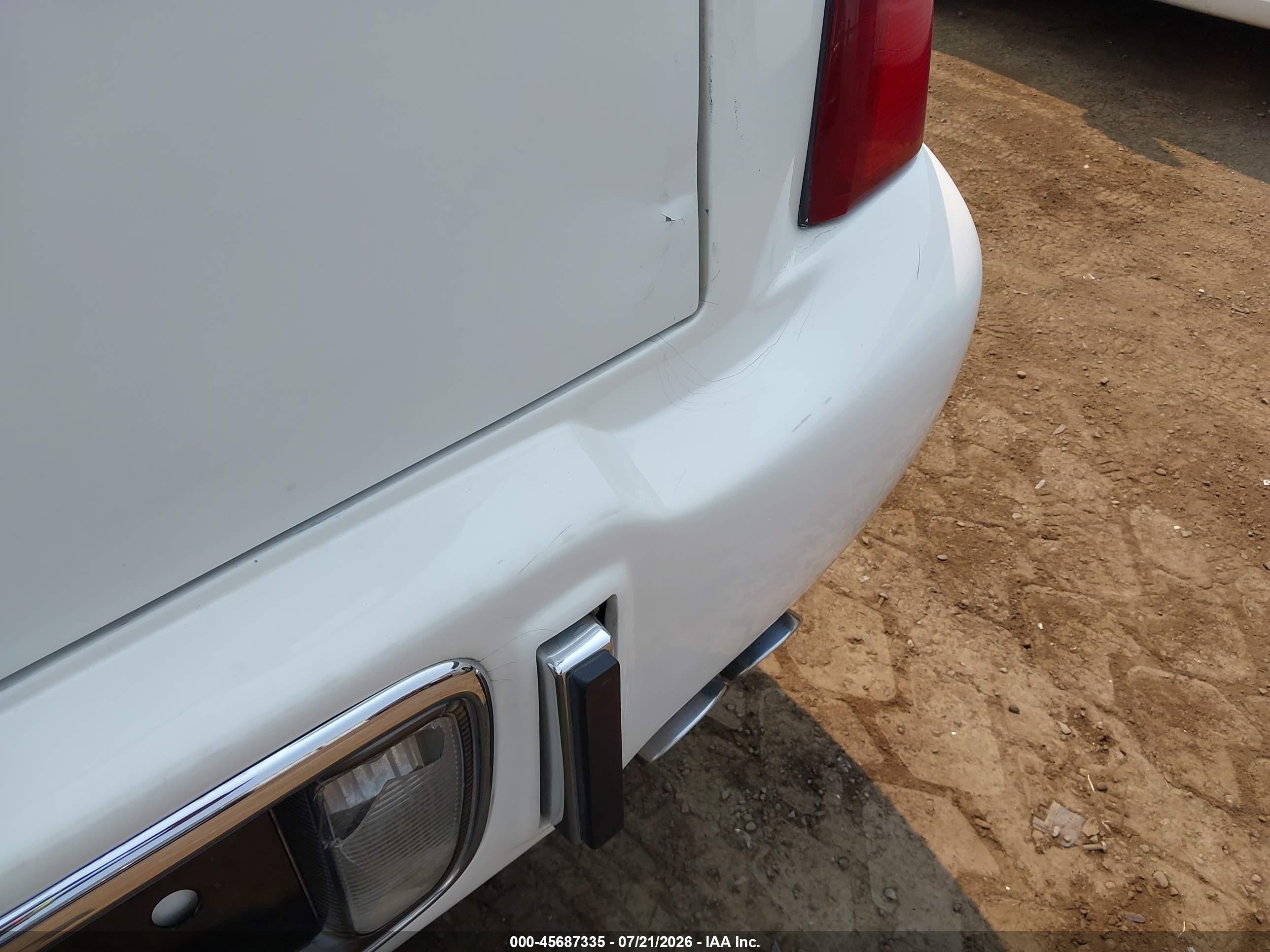 2005 Cadillac Deville Professional   White vin: 1GEEH00Y05U500560