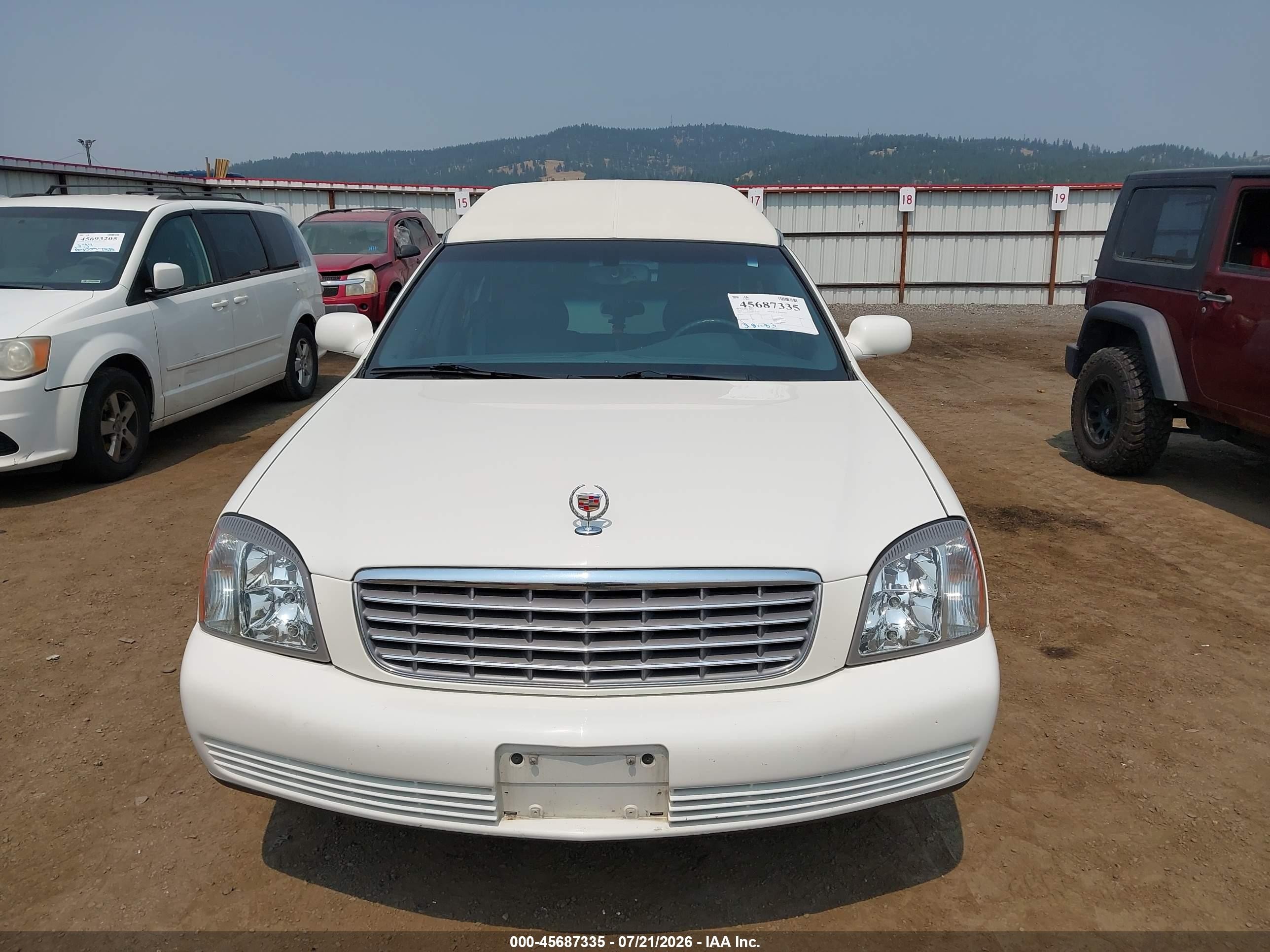 2005 Cadillac Deville Professional   White vin: 1GEEH00Y05U500560