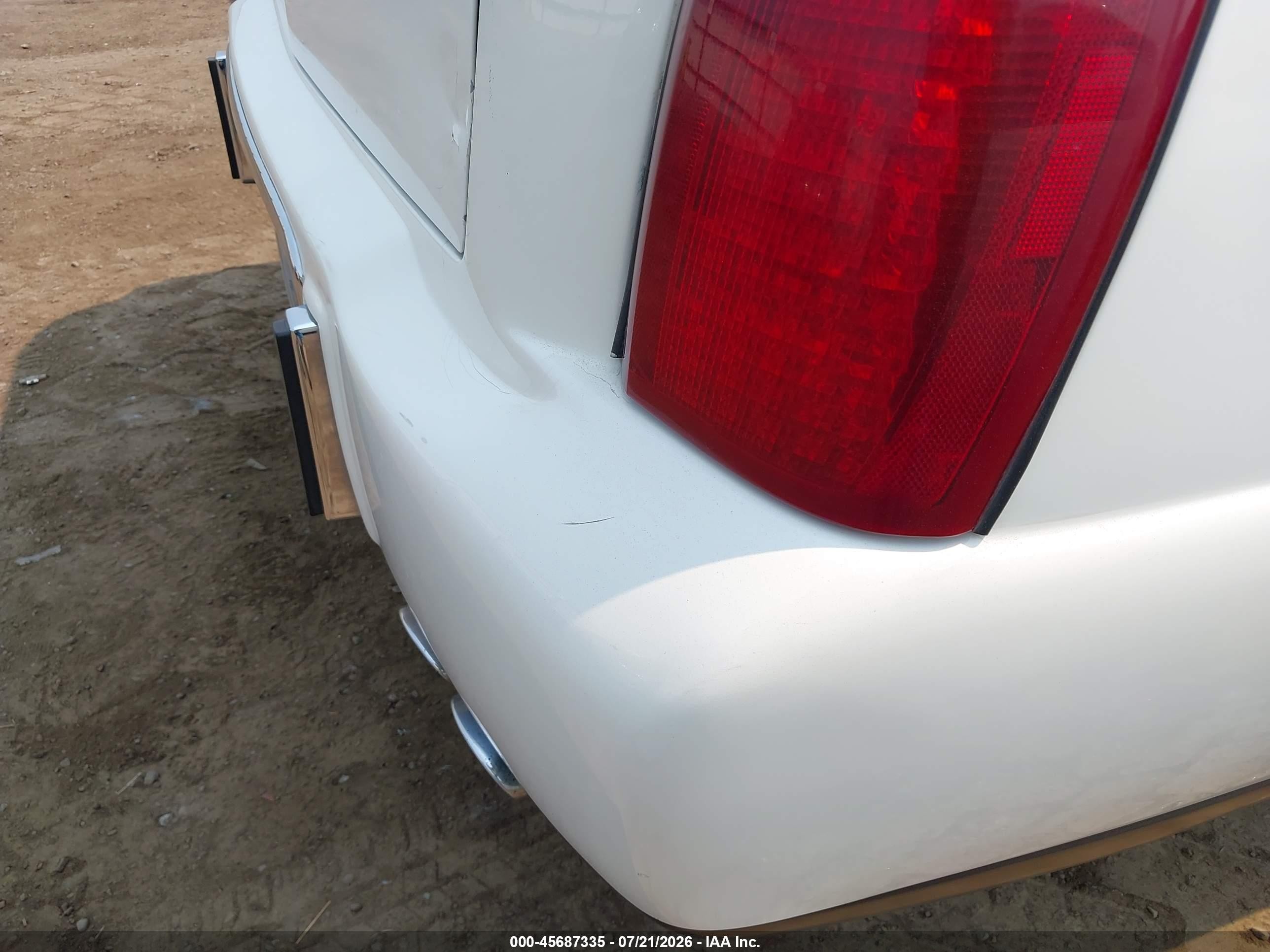 2005 Cadillac Deville Professional   White vin: 1GEEH00Y05U500560