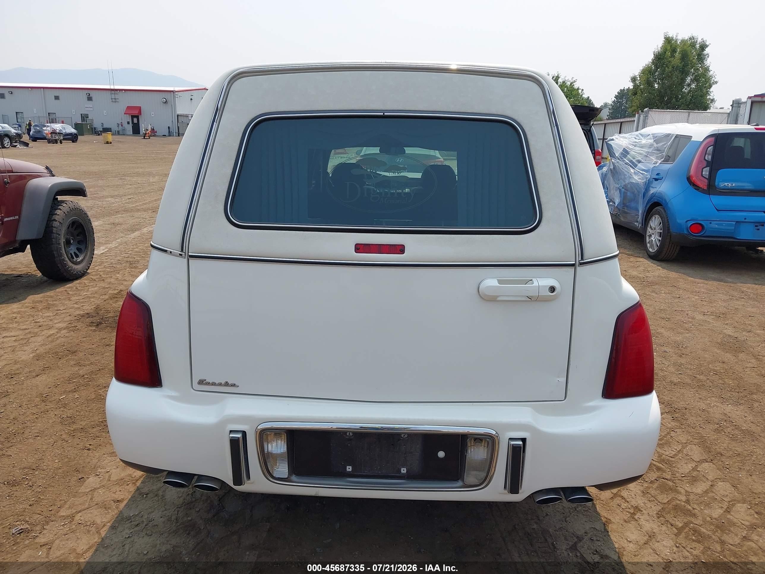2005 Cadillac Deville Professional   White vin: 1GEEH00Y05U500560