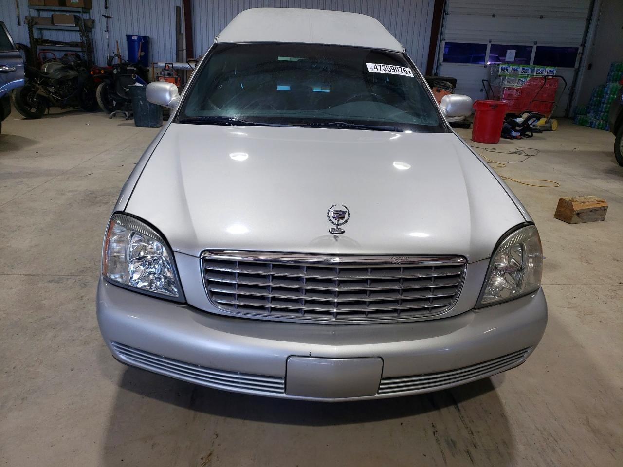 2003 Cadillac Commercial Chassis Silver vin: 1GEEH00Y83U500688