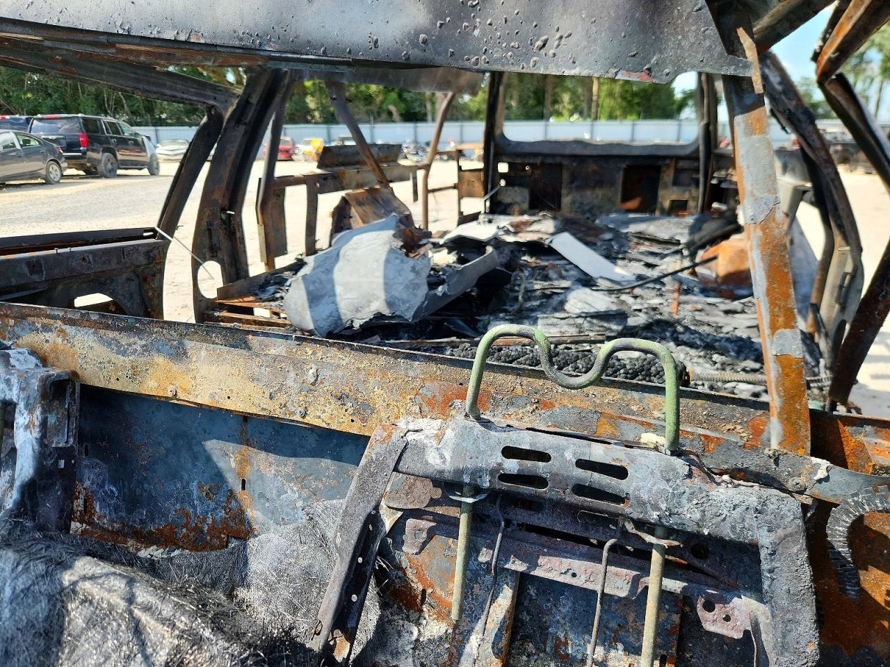 2007 Cadillac Commercial Chassis Burn vin: 1GEEH06Y07U500584