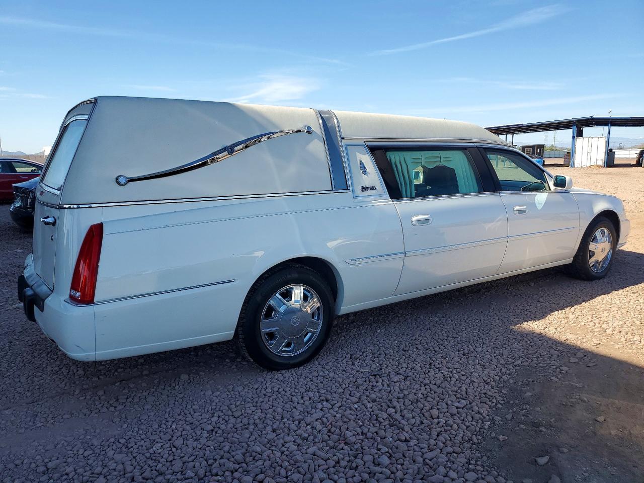 2006 Cadillac Commercial Chassis White vin: 1GEEH06Y66U500801