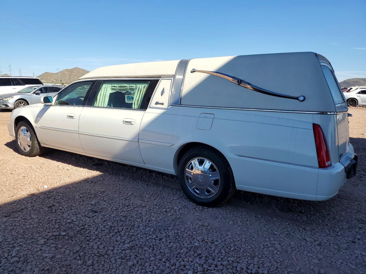 2006 Cadillac Commercial Chassis White vin: 1GEEH06Y66U500801