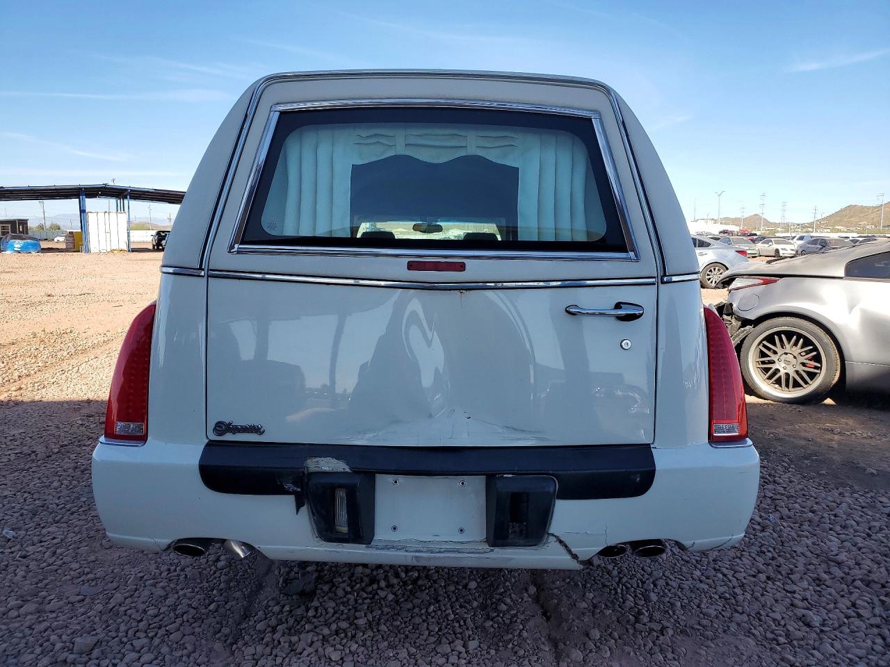 2006 Cadillac Commercial Chassis White vin: 1GEEH06Y66U500801