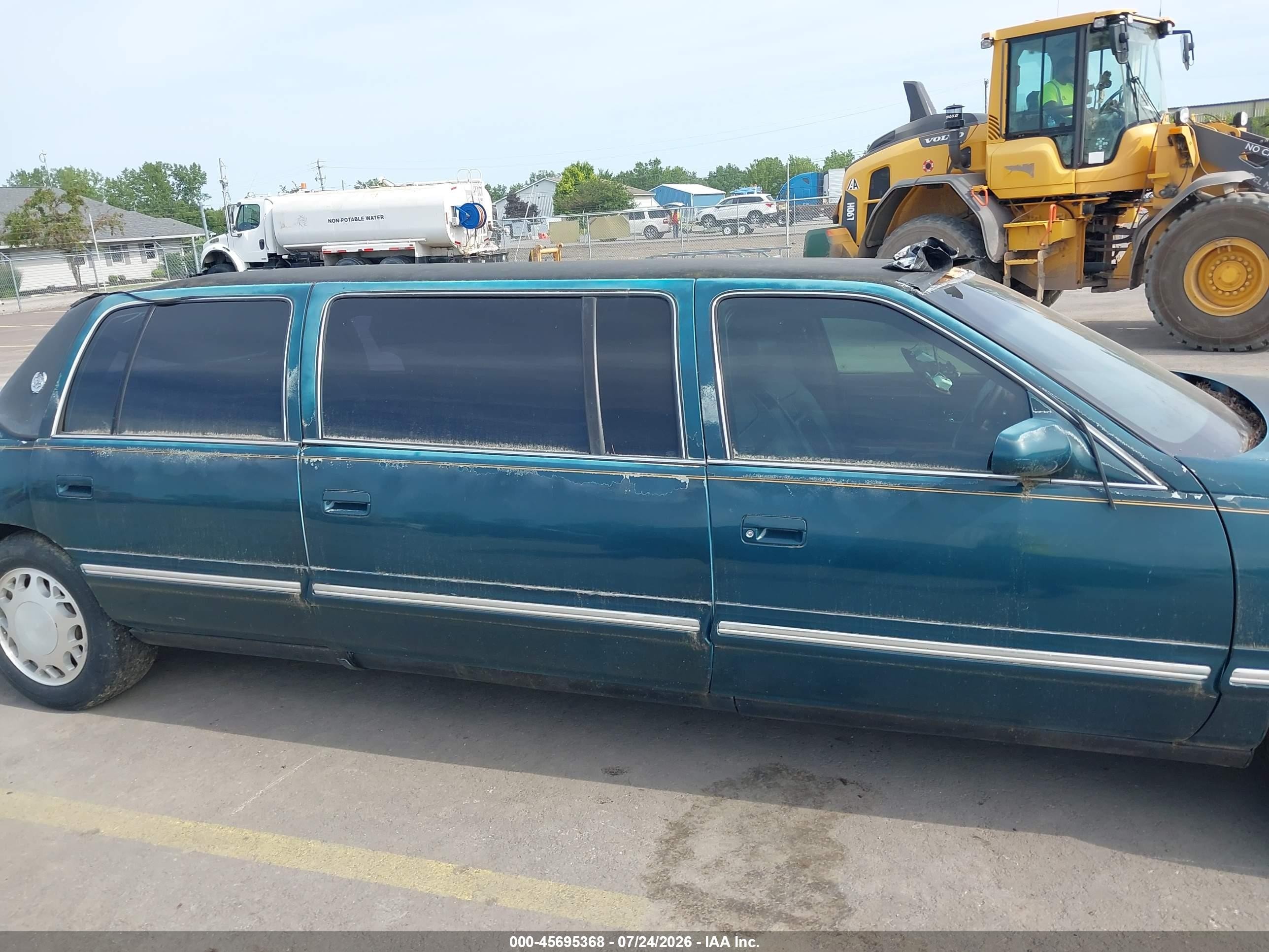 1997 Cadillac Deville Professional   Green vin: 1GEEH90Y4VU700443