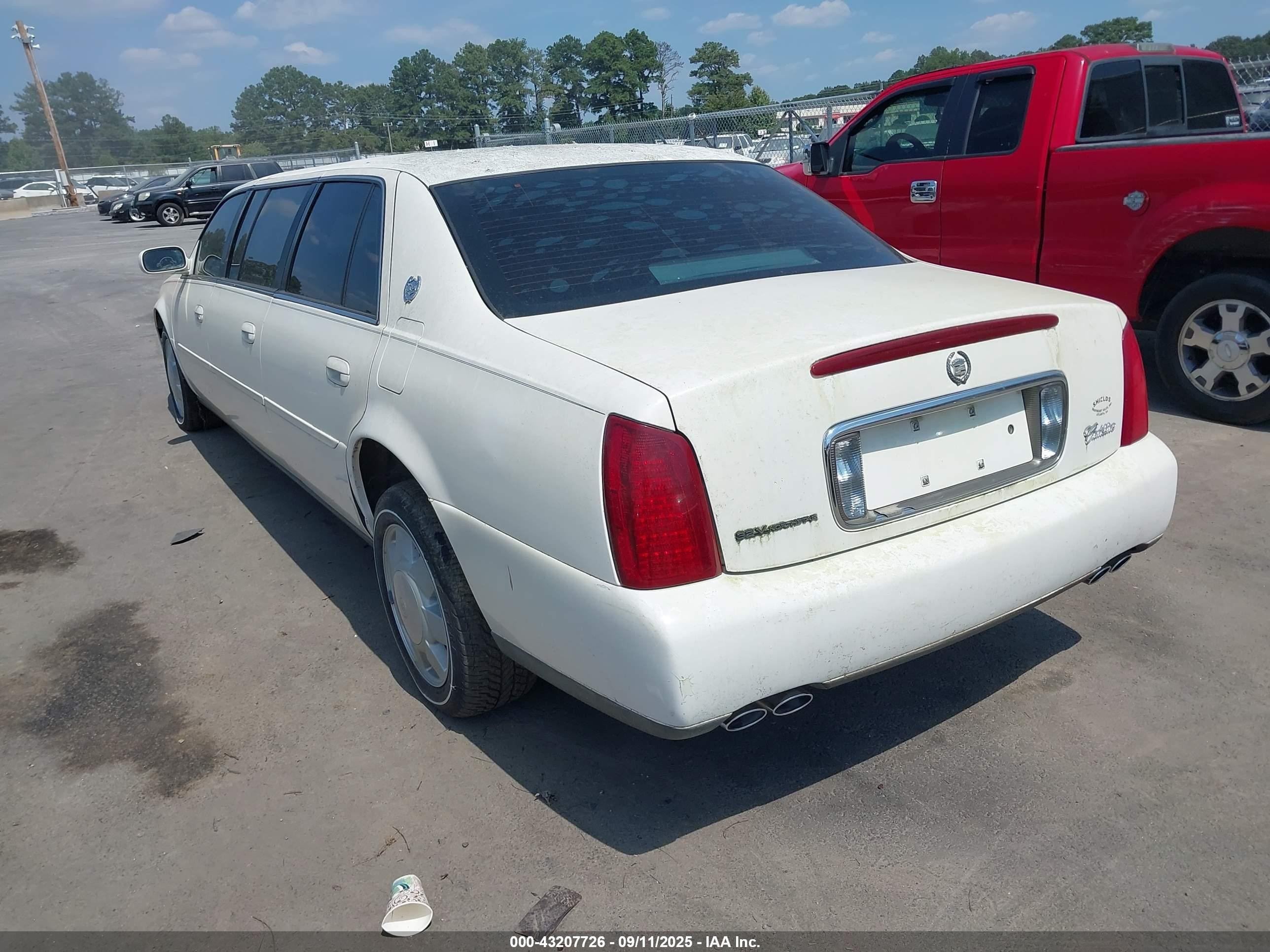 2000 Cadillac Deville Standard Белый vin: 1GEEH90Y7YU550414