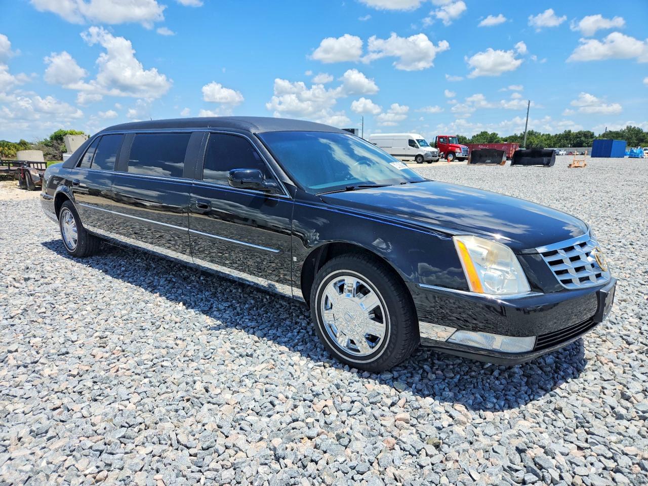 2007 Cadillac Professional Chassis Black vin: 1GEEH96Y47U550182