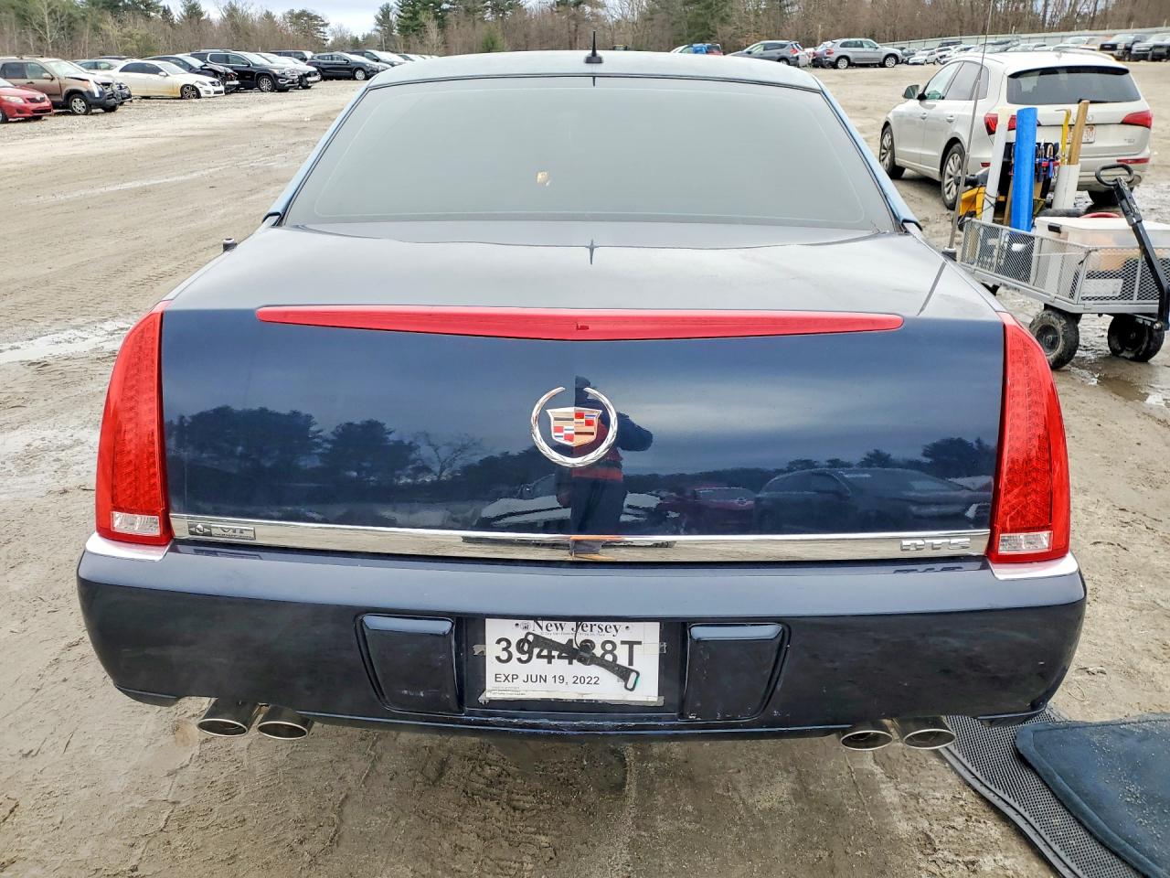 2007 Cadillac Professional Chassis Two Tone vin: 1GEEH96Y97U550324