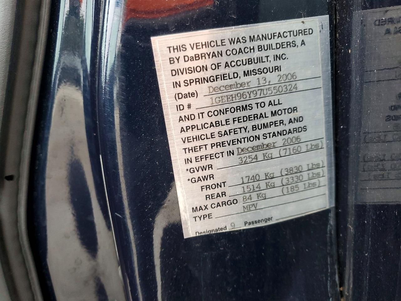 2007 Cadillac Professional Chassis Two Tone vin: 1GEEH96Y97U550324