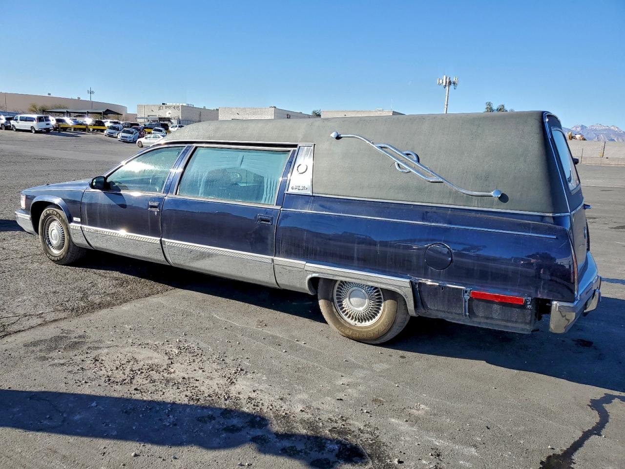 1995 Cadillac Commercial Chassis Blue vin: 1GEFH90P3SR700587