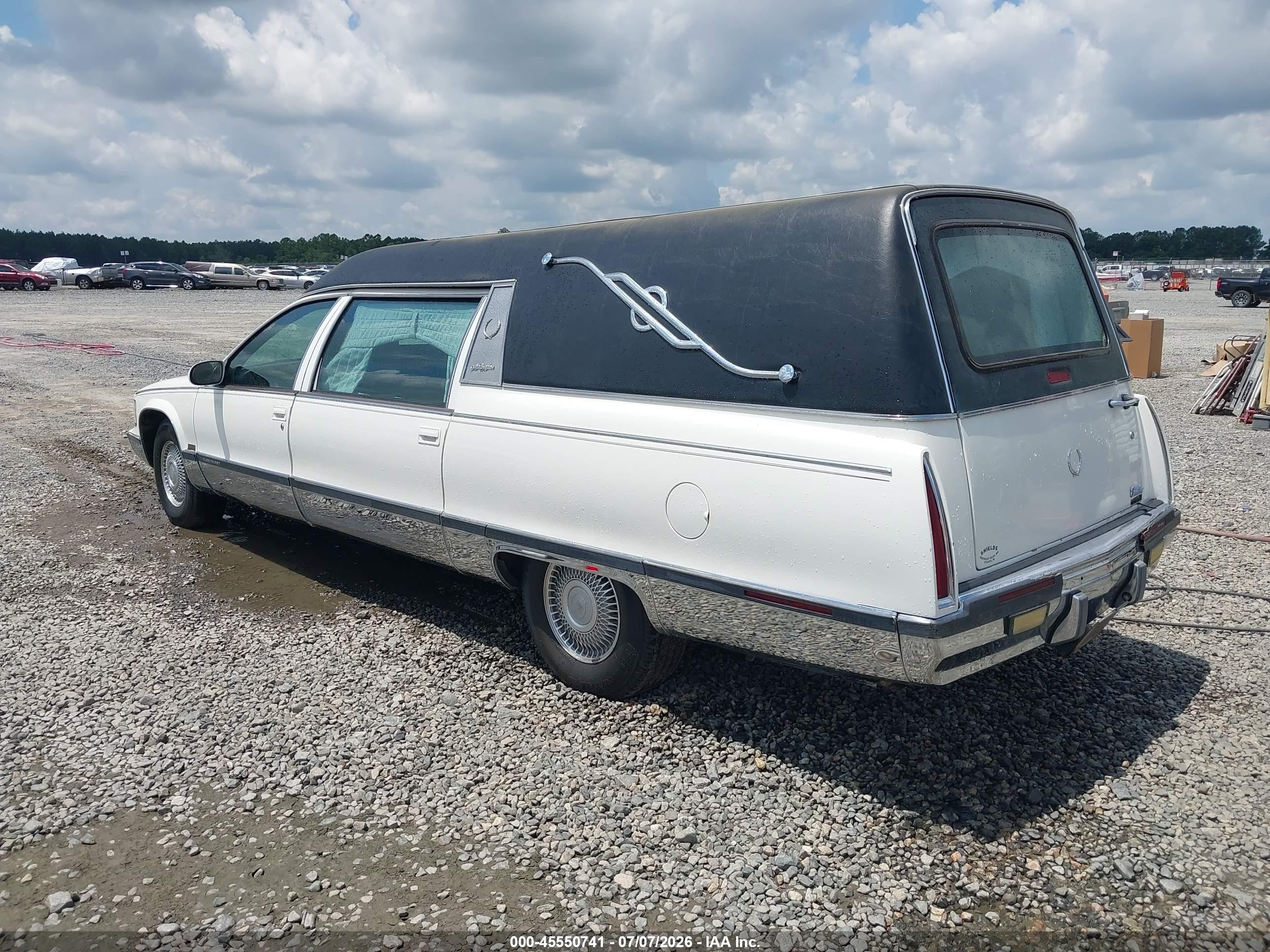 1995 Cadillac Commercial Chassis   White vin: 1GEFH90P8SR708278