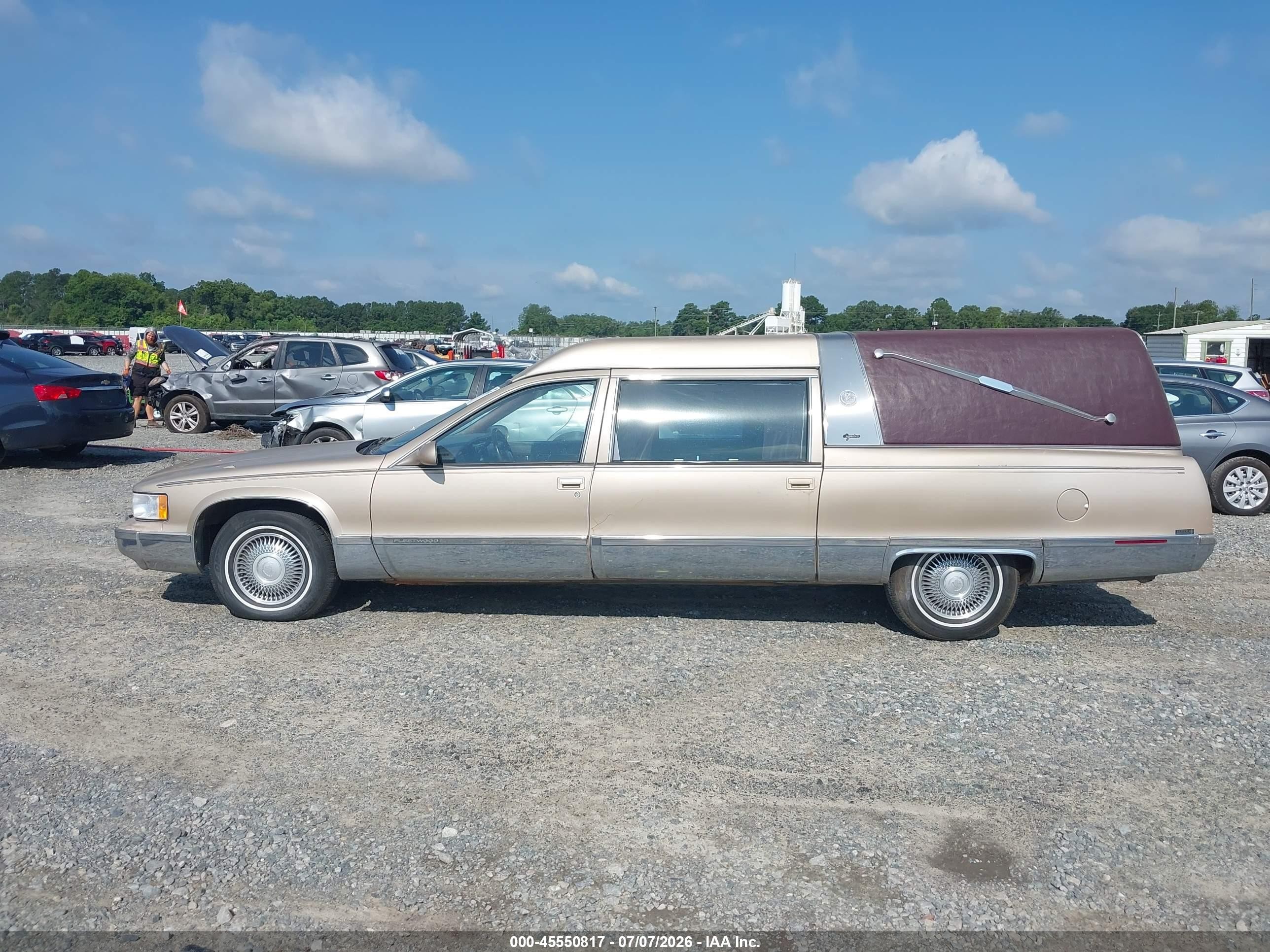 1996 Cadillac Commercial Chassis   Gold vin: 1GEFH90P9TR706072