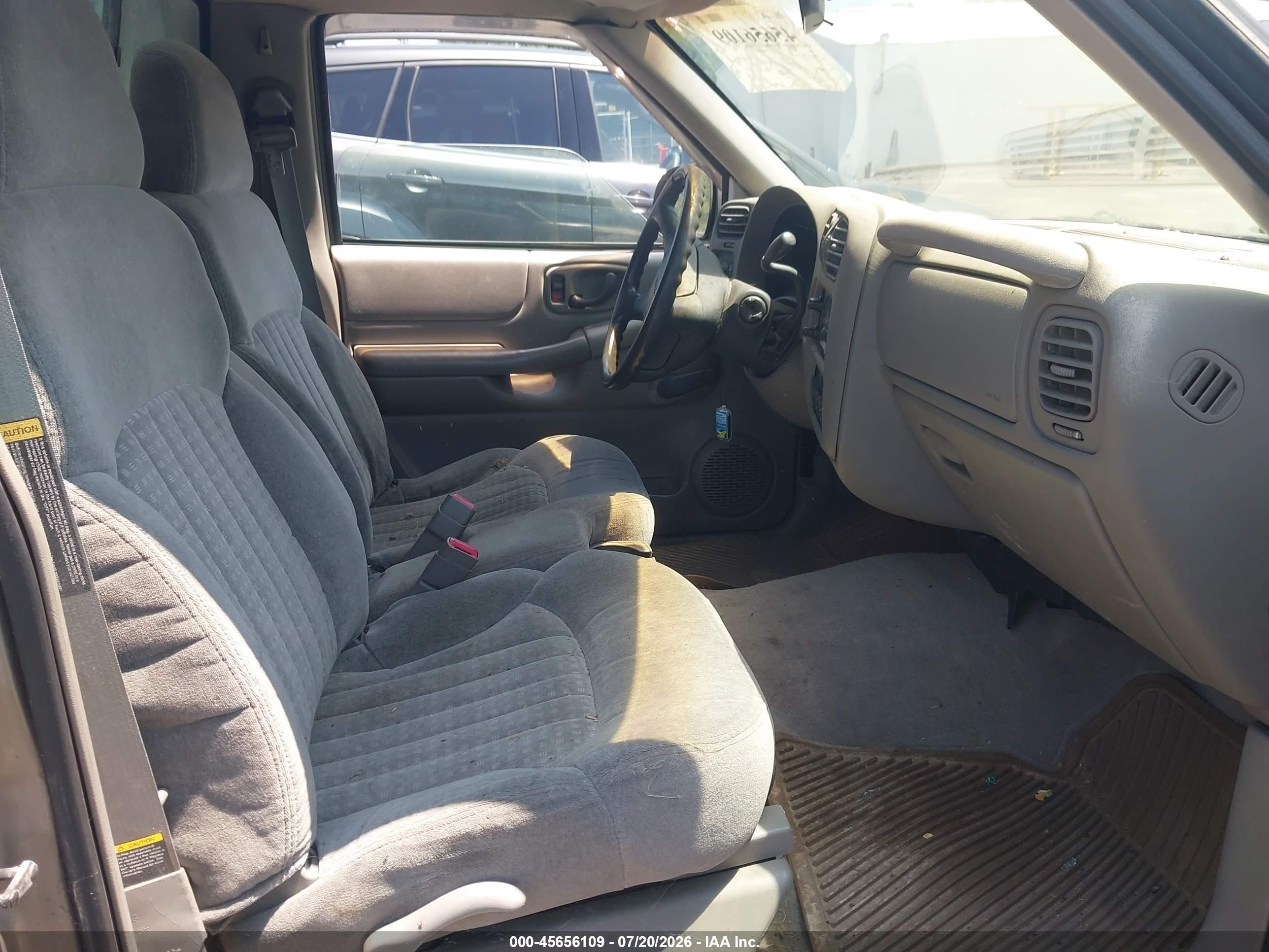 1998 Isuzu Hombre S Золотой vin: 1GGCS1442W8651665
