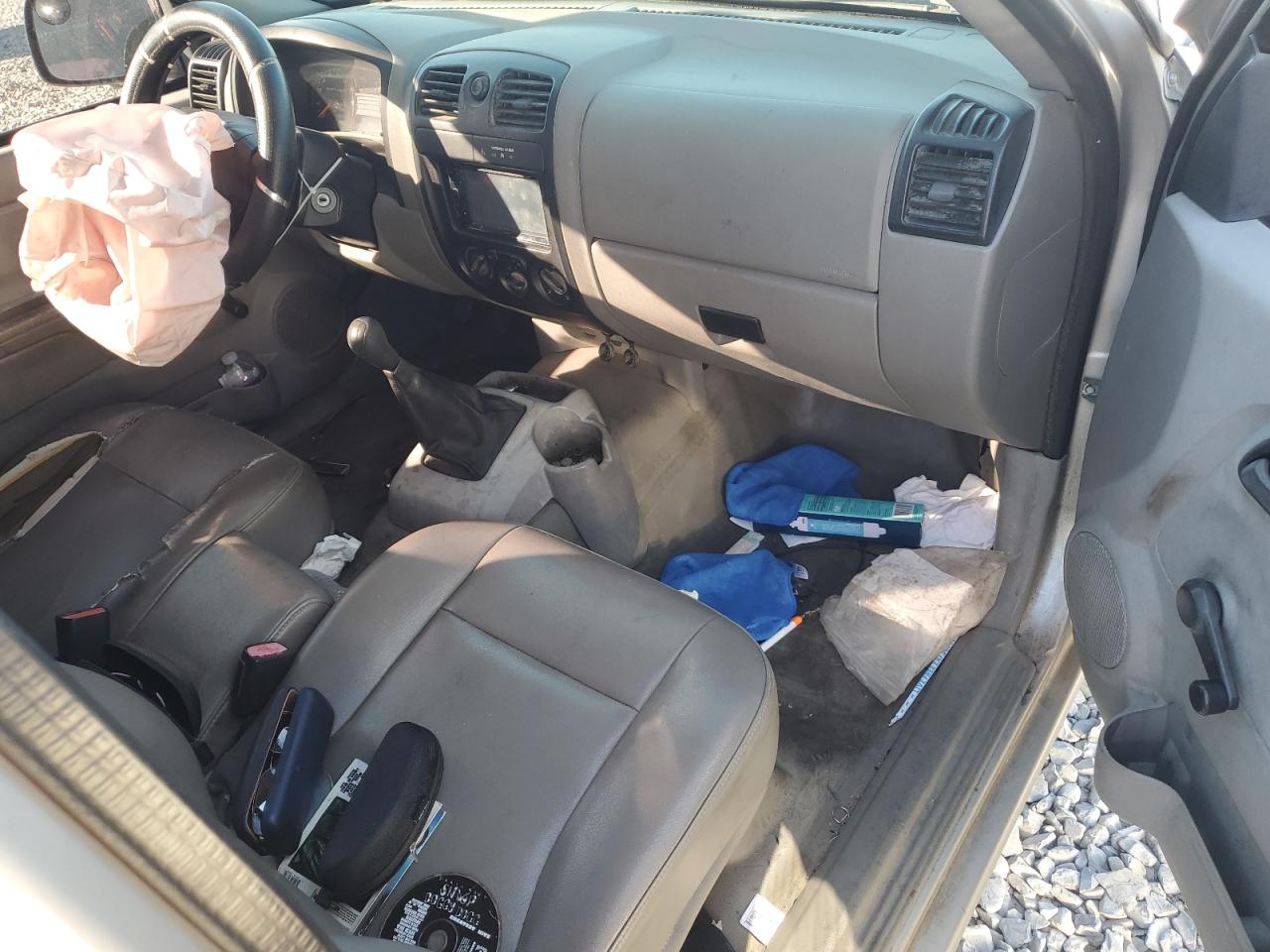 2006 Isuzu I-280 Cream vin: 1GGCS198268702402