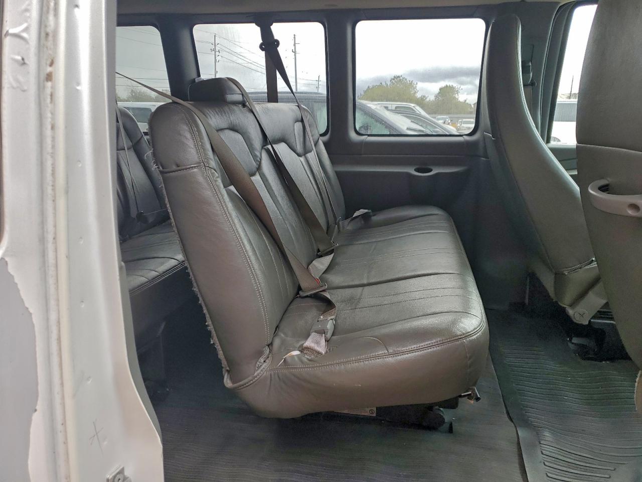 2010 Gmc Savana G3500 Ls White vin: 1GJ2GZDG5A1180158