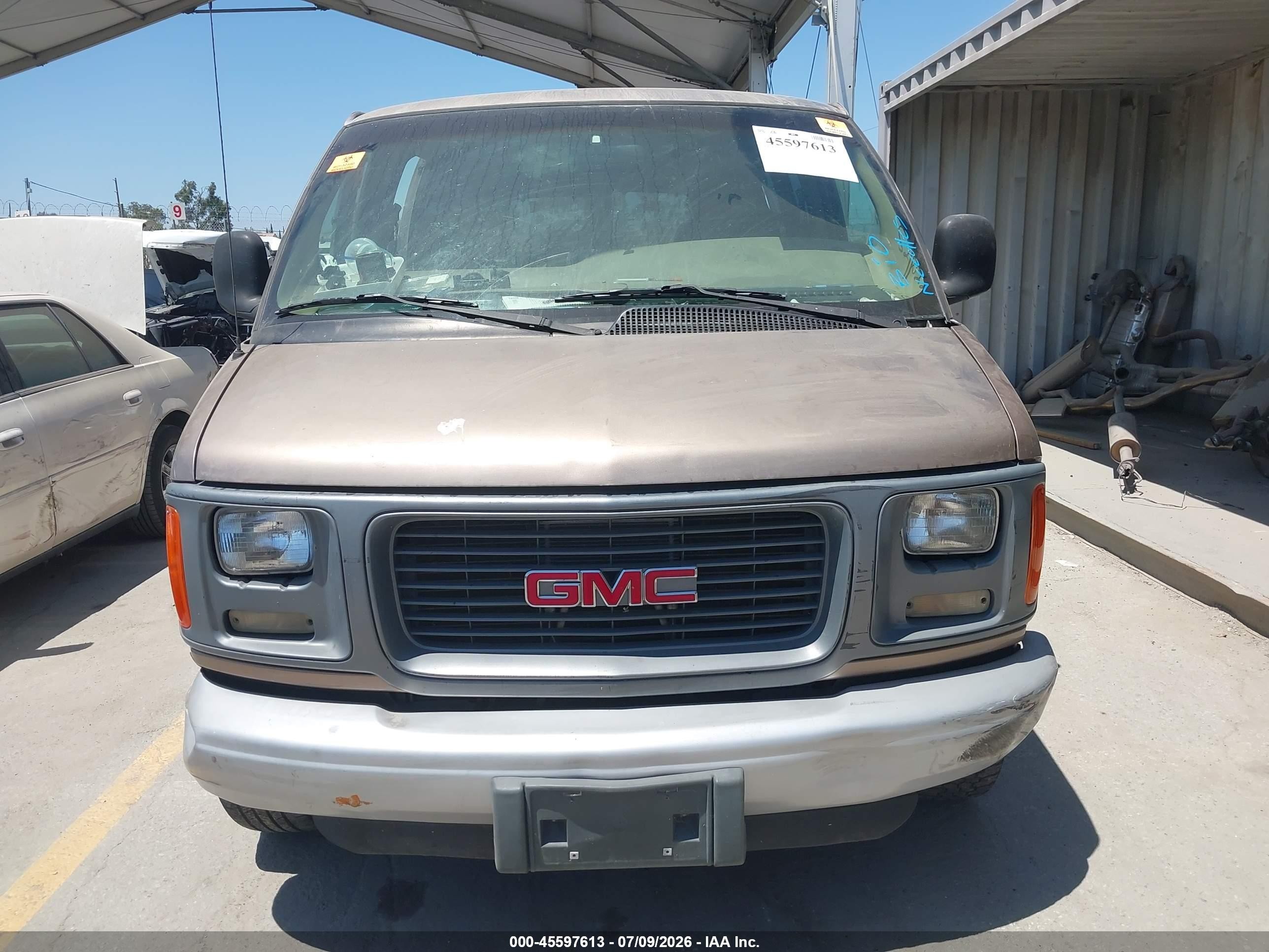 2001 Gmc Savana Standard Brown vin: 1GJGG25R511117817