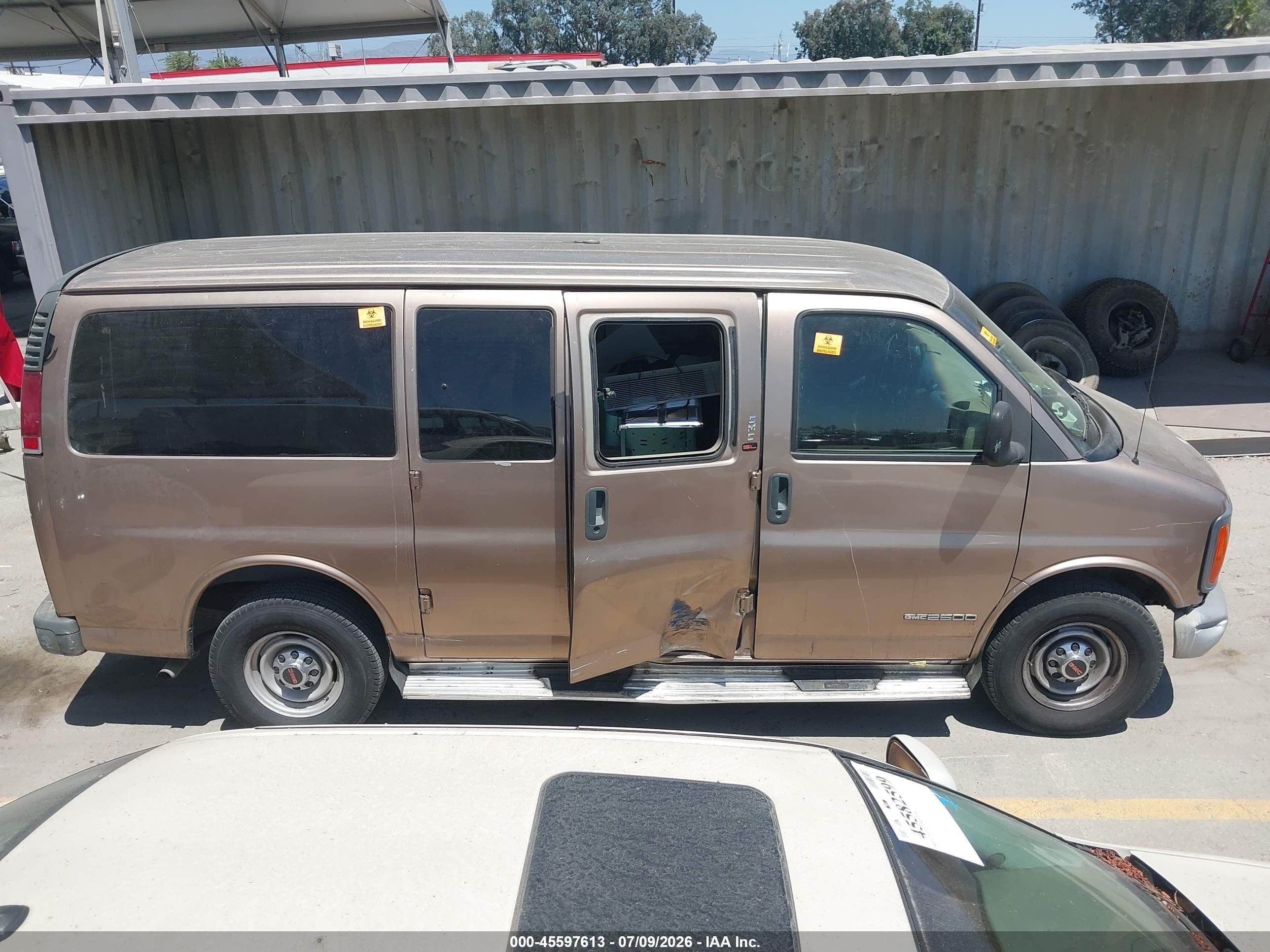 2001 Gmc Savana Standard Brown vin: 1GJGG25R511117817