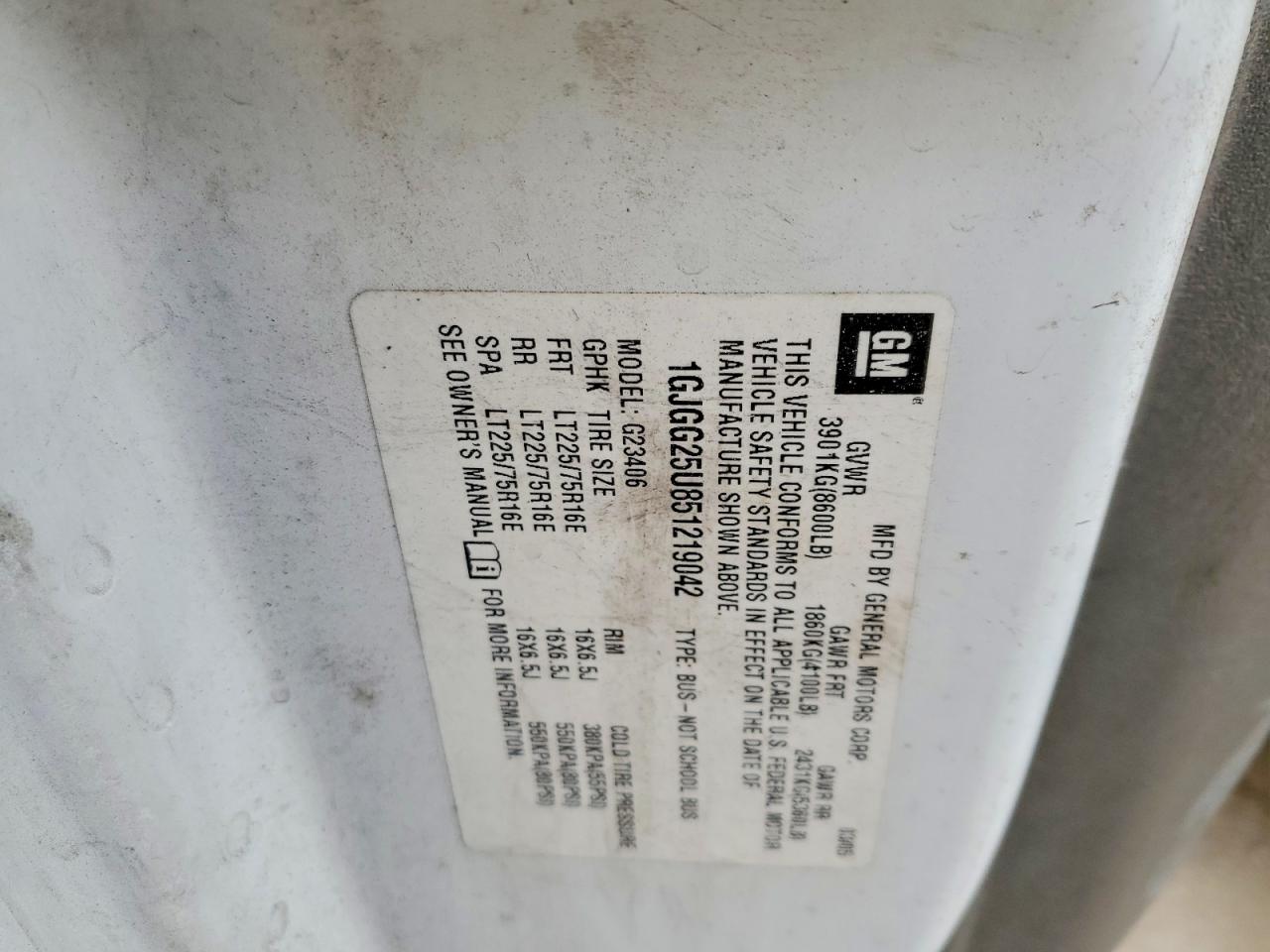 2005 Gmc Savana G2500 White vin: 1GJGG25U851219042