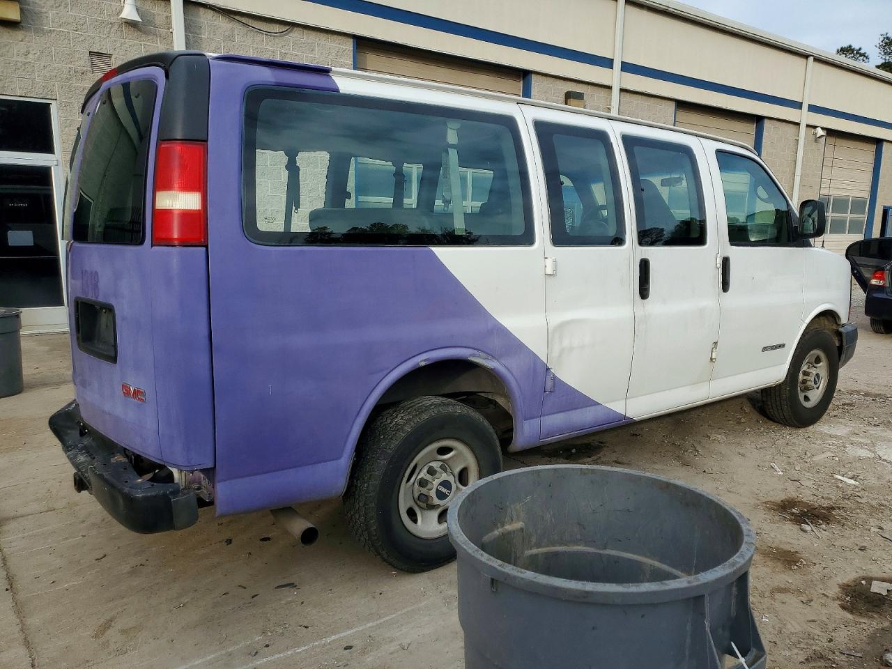 2005 Gmc Savana G2500 White vin: 1GJGG25U851219042