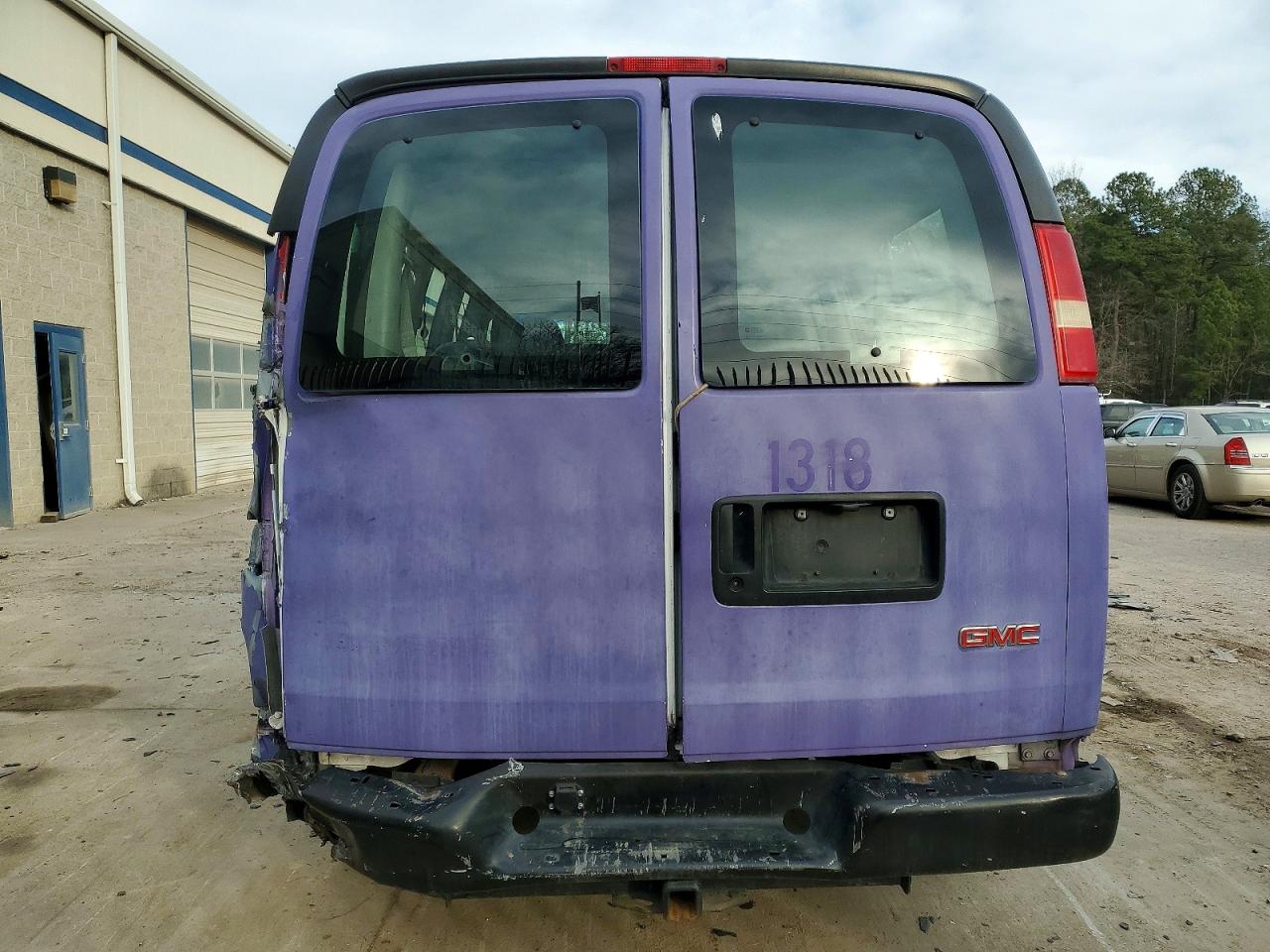 2005 Gmc Savana G2500 White vin: 1GJGG25U851219042