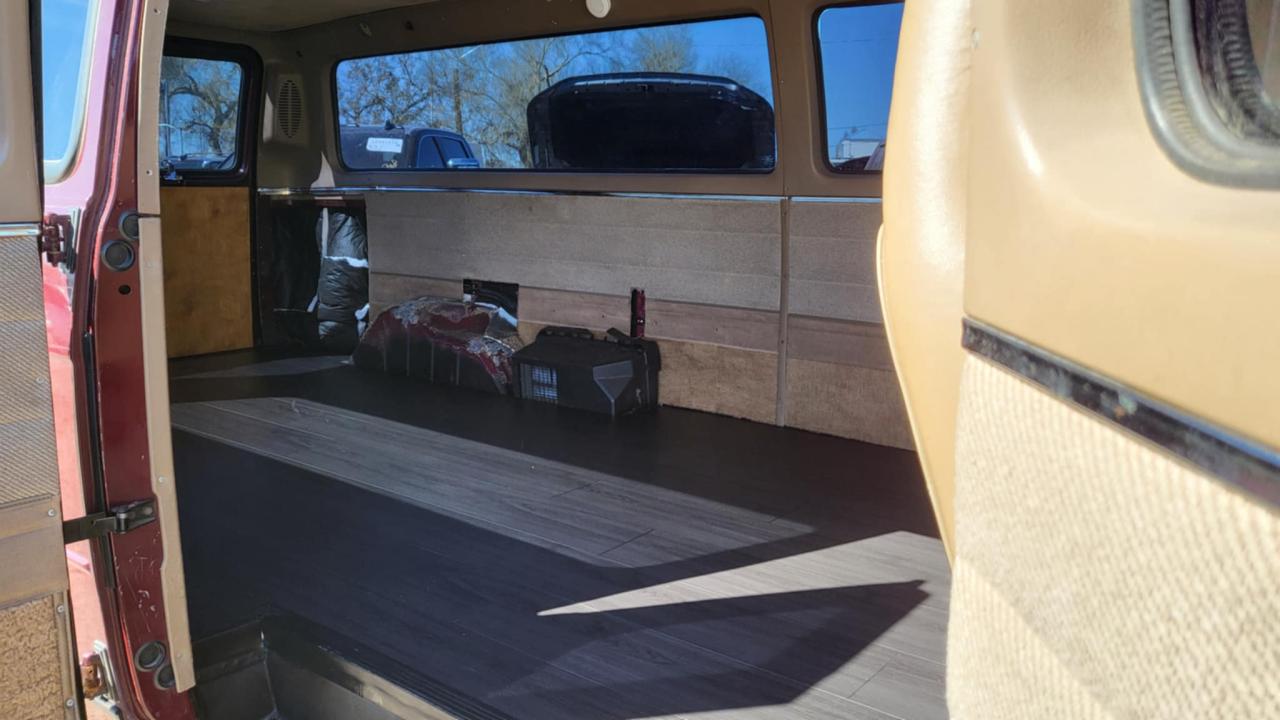 1994 Gmc Rally Wagon G3500 Burgundy vin: 1GJGG39K6RF527981