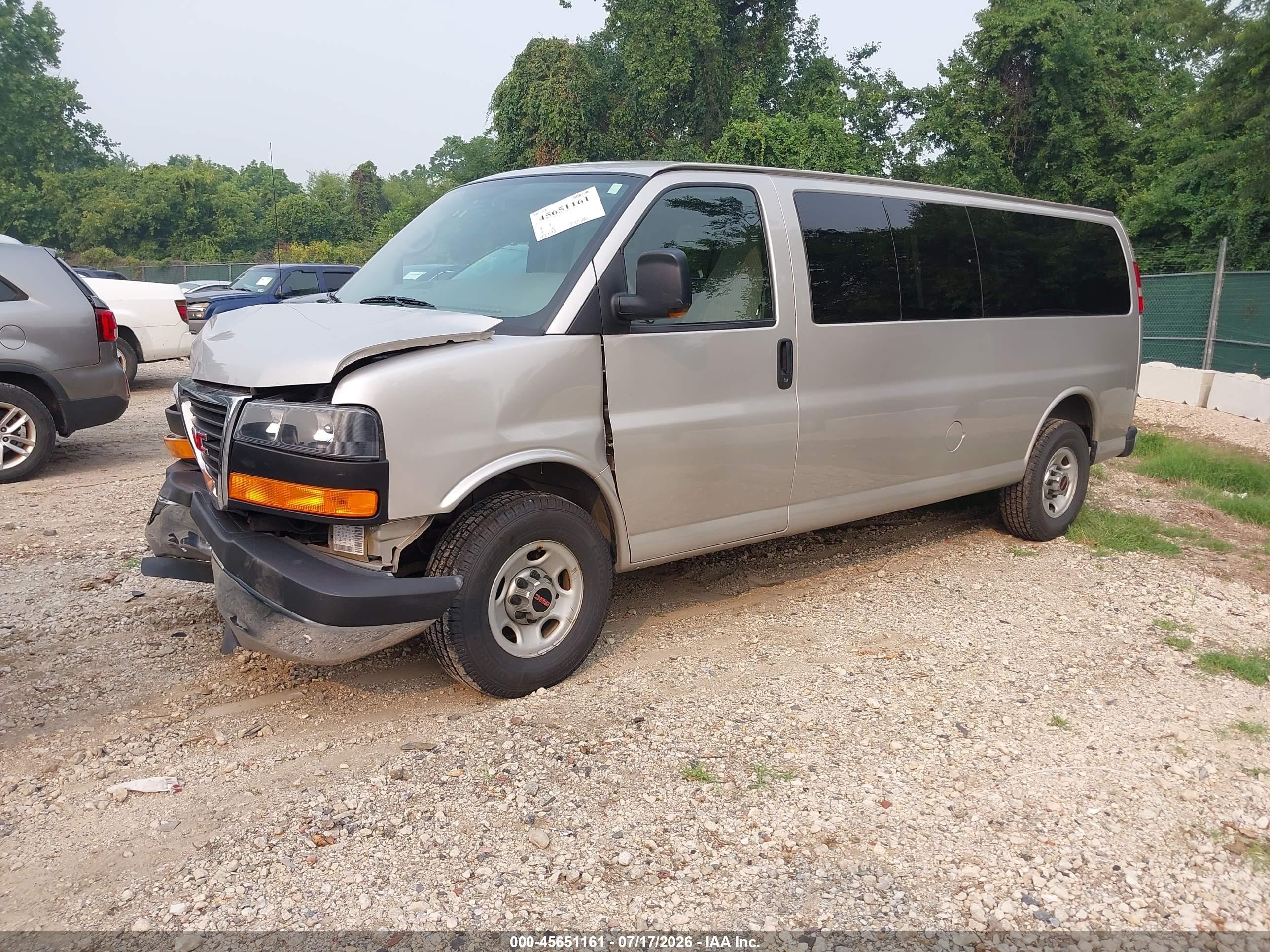 2008 Gmc Savana Passenger Ls Silver vin: 1GJHG39K581215070