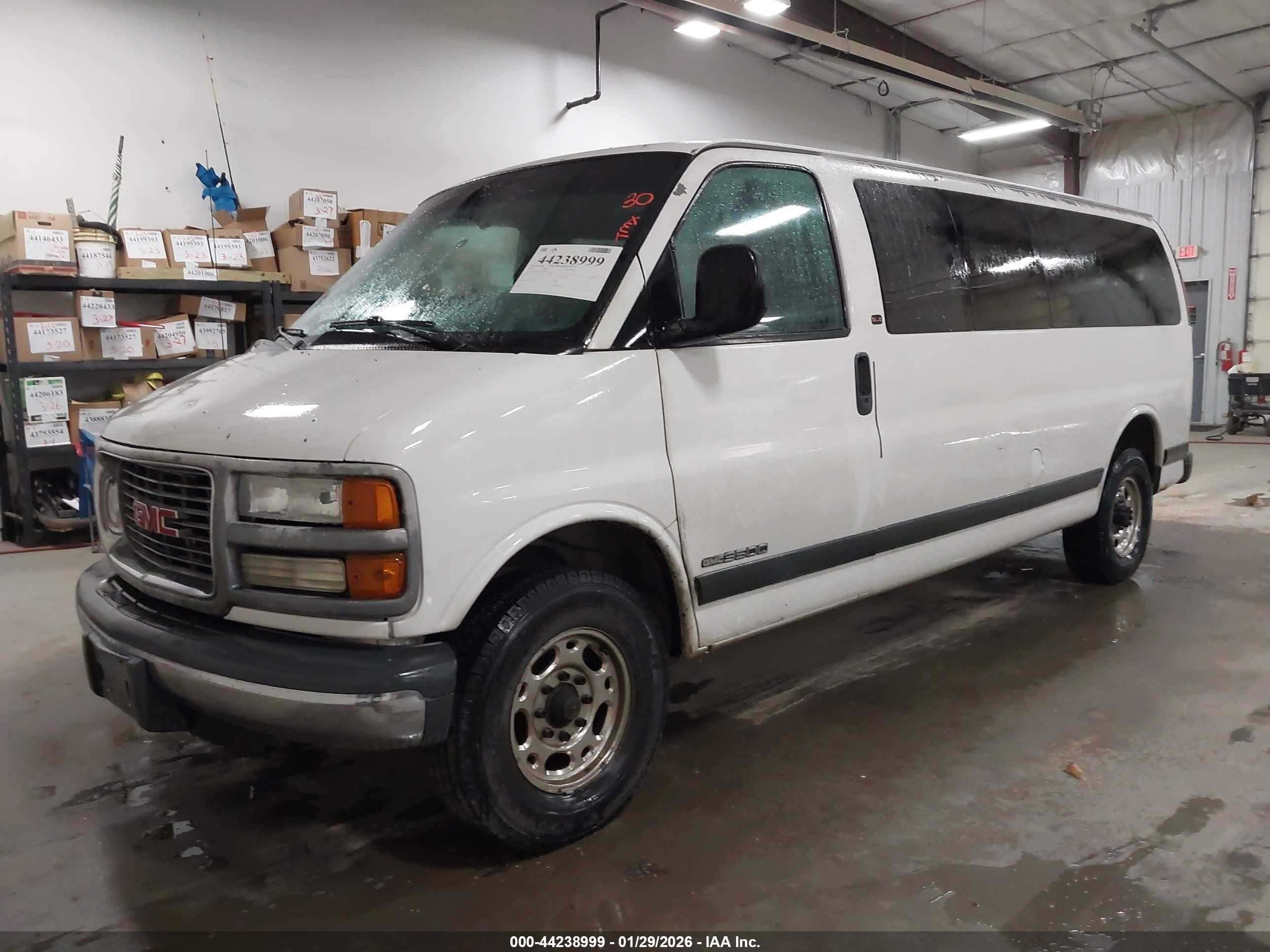 2002 Gmc Savana Standard Белый vin: 1GJHG39R121212980