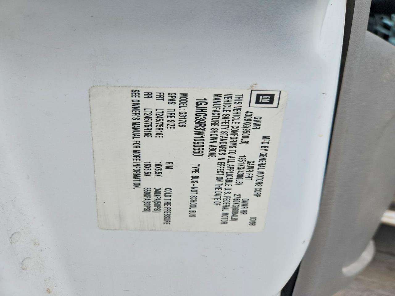 1998 Gmc Savana G3500 White vin: 1GJHG39R3W1090550