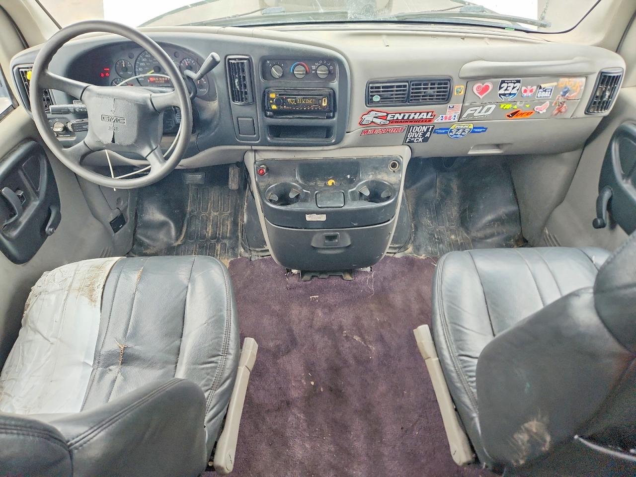 1998 Gmc Savana G3500 White vin: 1GJHG39R3W1090550