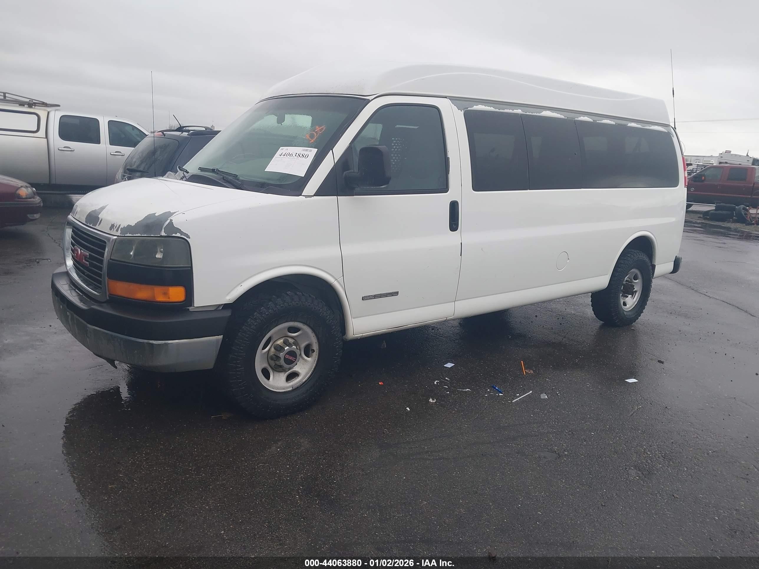 2003 Gmc Savana Standard White vin: 1GJHG39U331233271