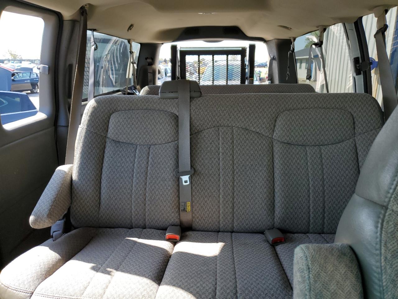 2003 Gmc Savana G3500 Белый vin: 1GJHG39U431236373