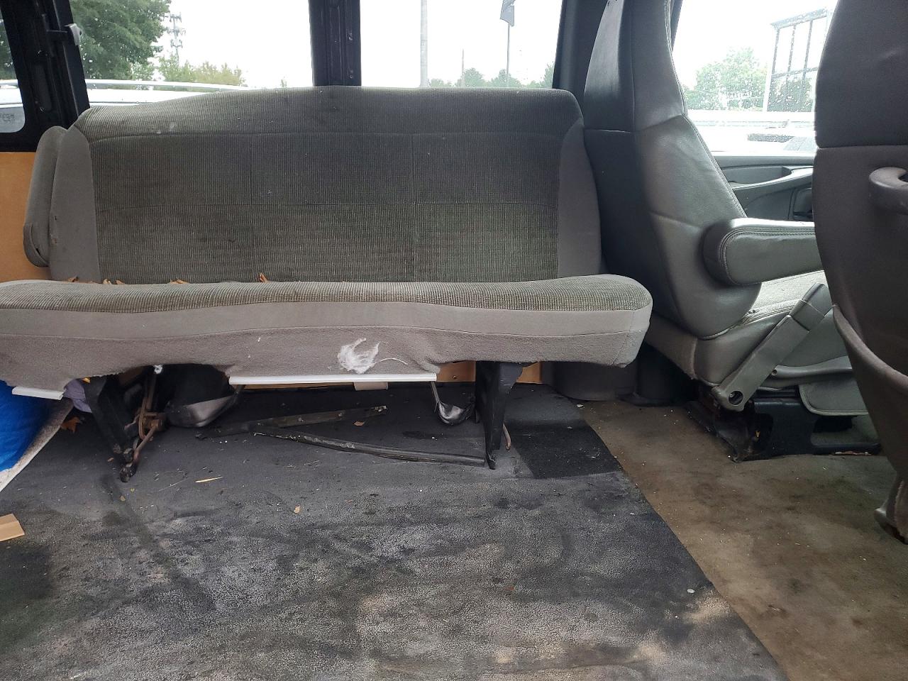 2005 Gmc Savana G3500 Black vin: 1GJHG39U451139659