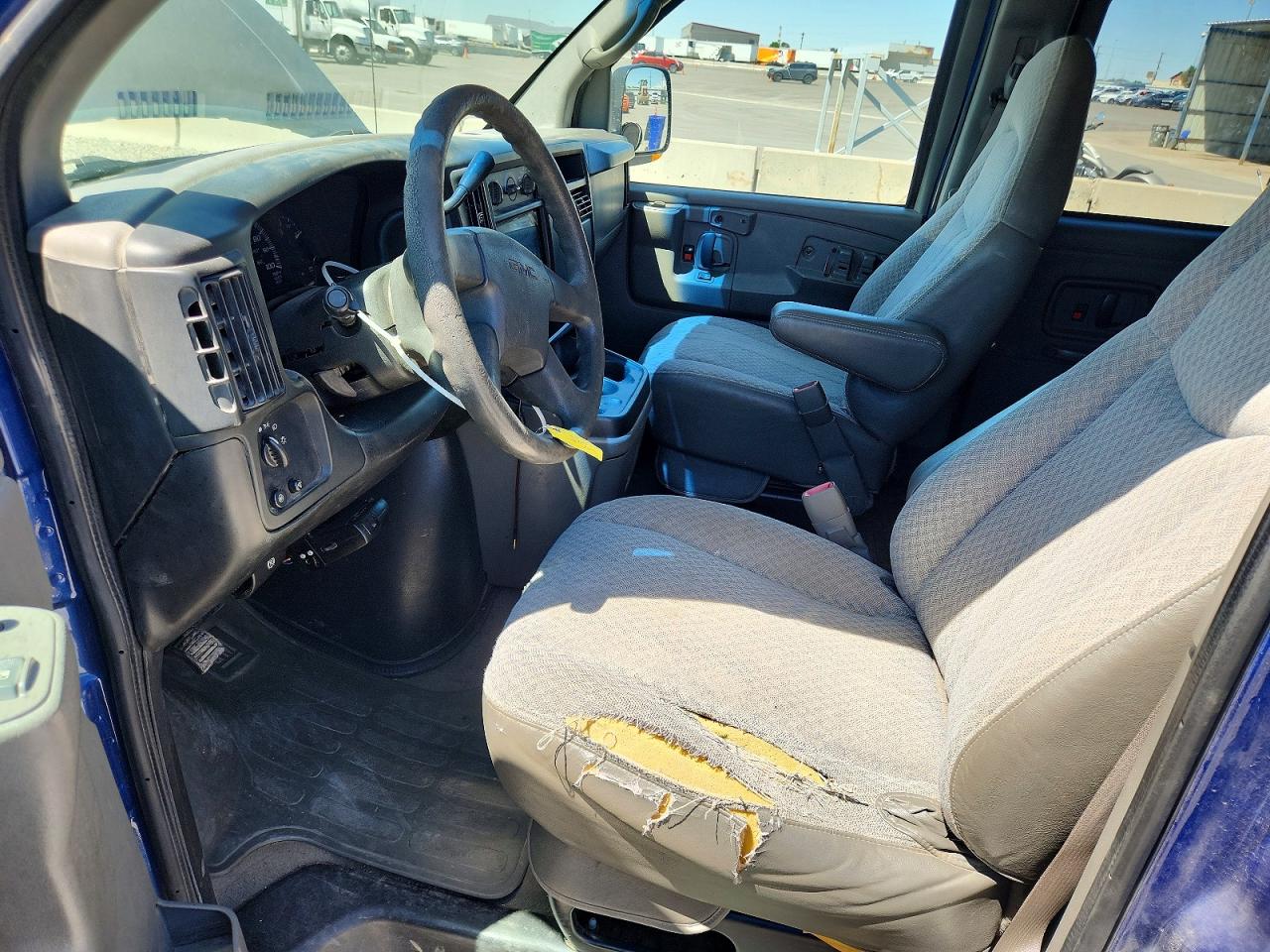 2005 Gmc Savana G3500 Blue vin: 1GJHG39U651225863