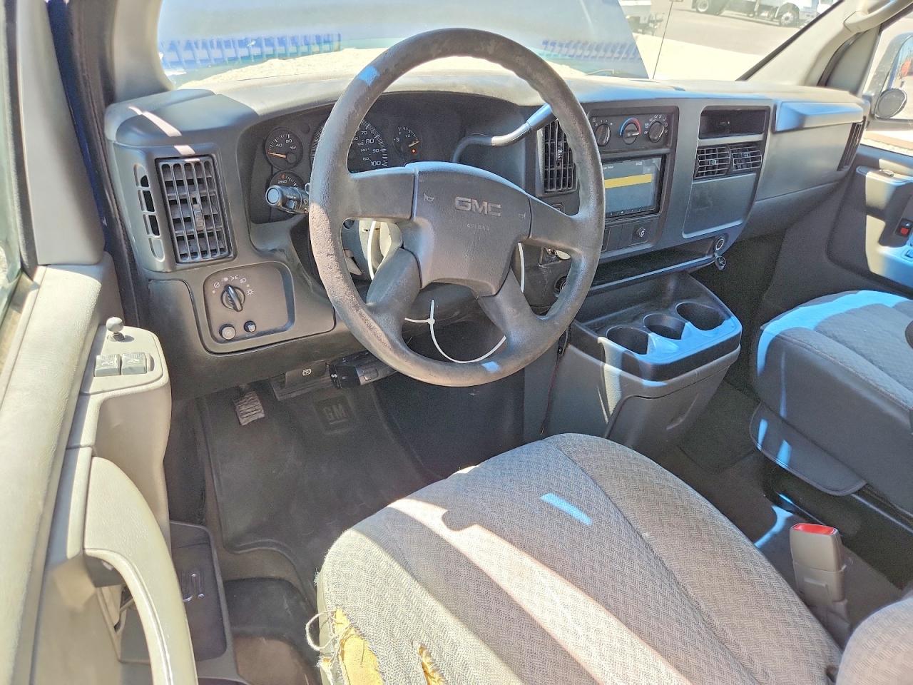 2005 Gmc Savana G3500 Blue vin: 1GJHG39U651225863
