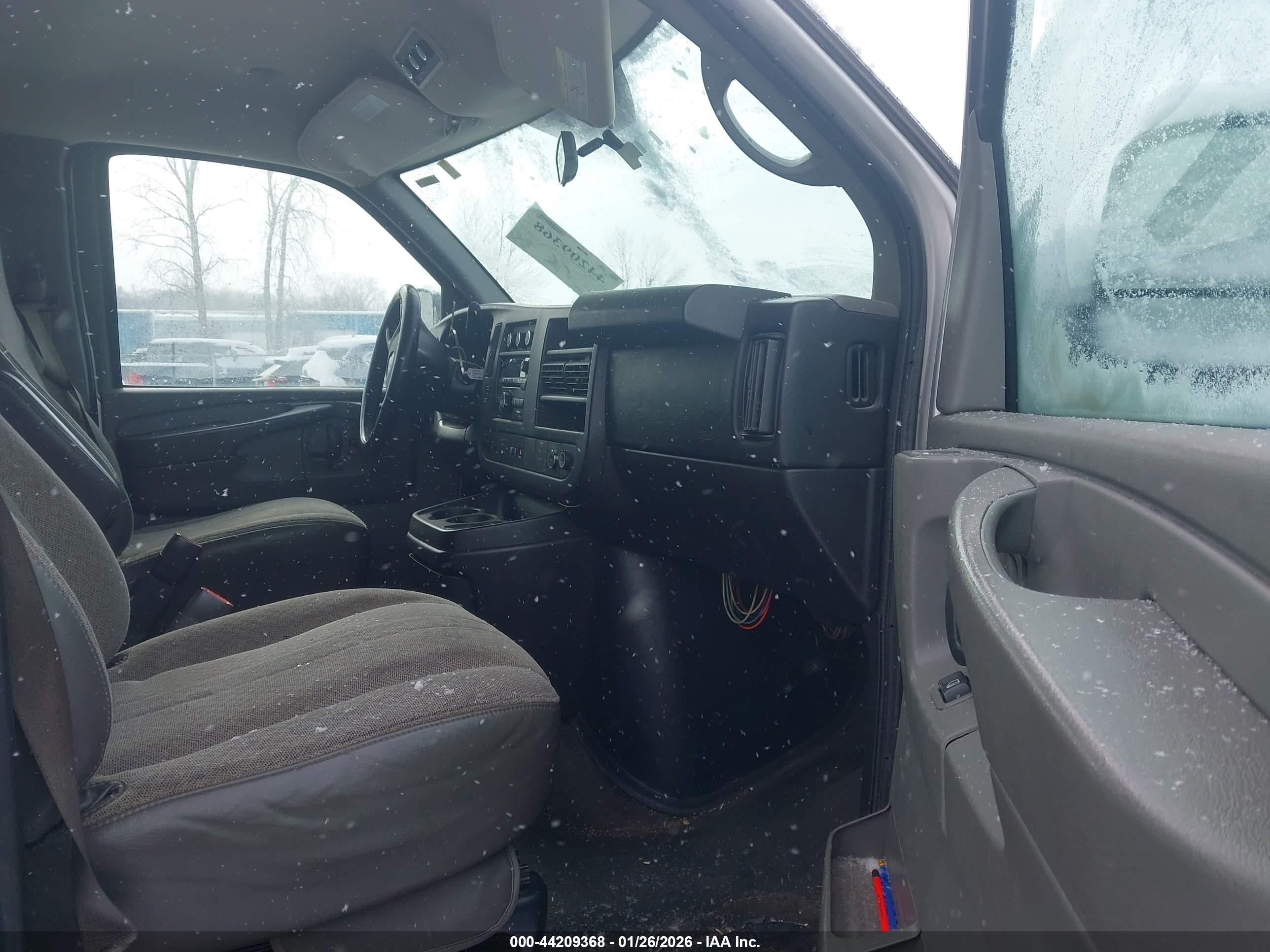 2012 Gmc Savana 2500 Lt Серебряный vin: 1GJW7RFG1C1189523