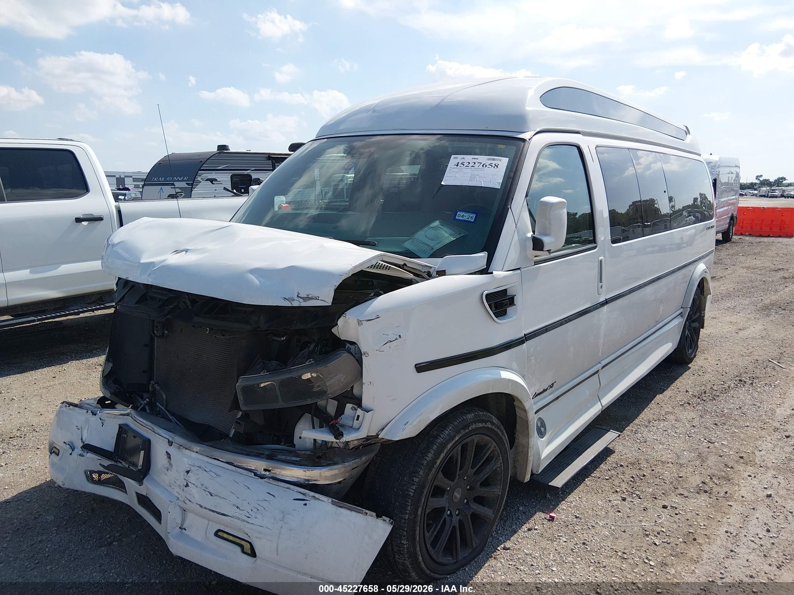 2021 Gmc Savana Cargo Rwd 3500 Extended Wheelbase Ls White vin: 1GJZ7NF78M1304710