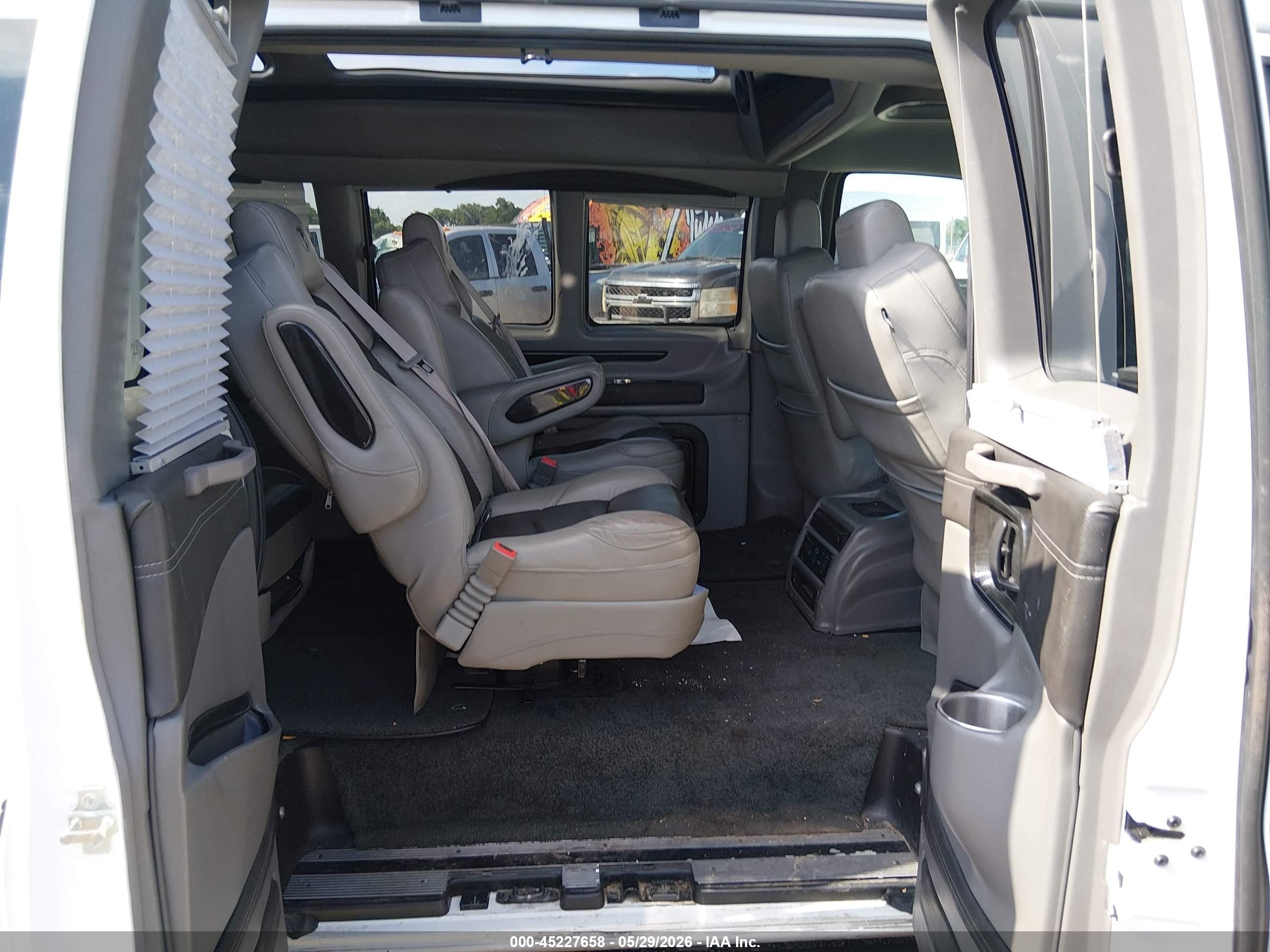 2021 Gmc Savana Cargo Rwd 3500 Extended Wheelbase Ls White vin: 1GJZ7NF78M1304710