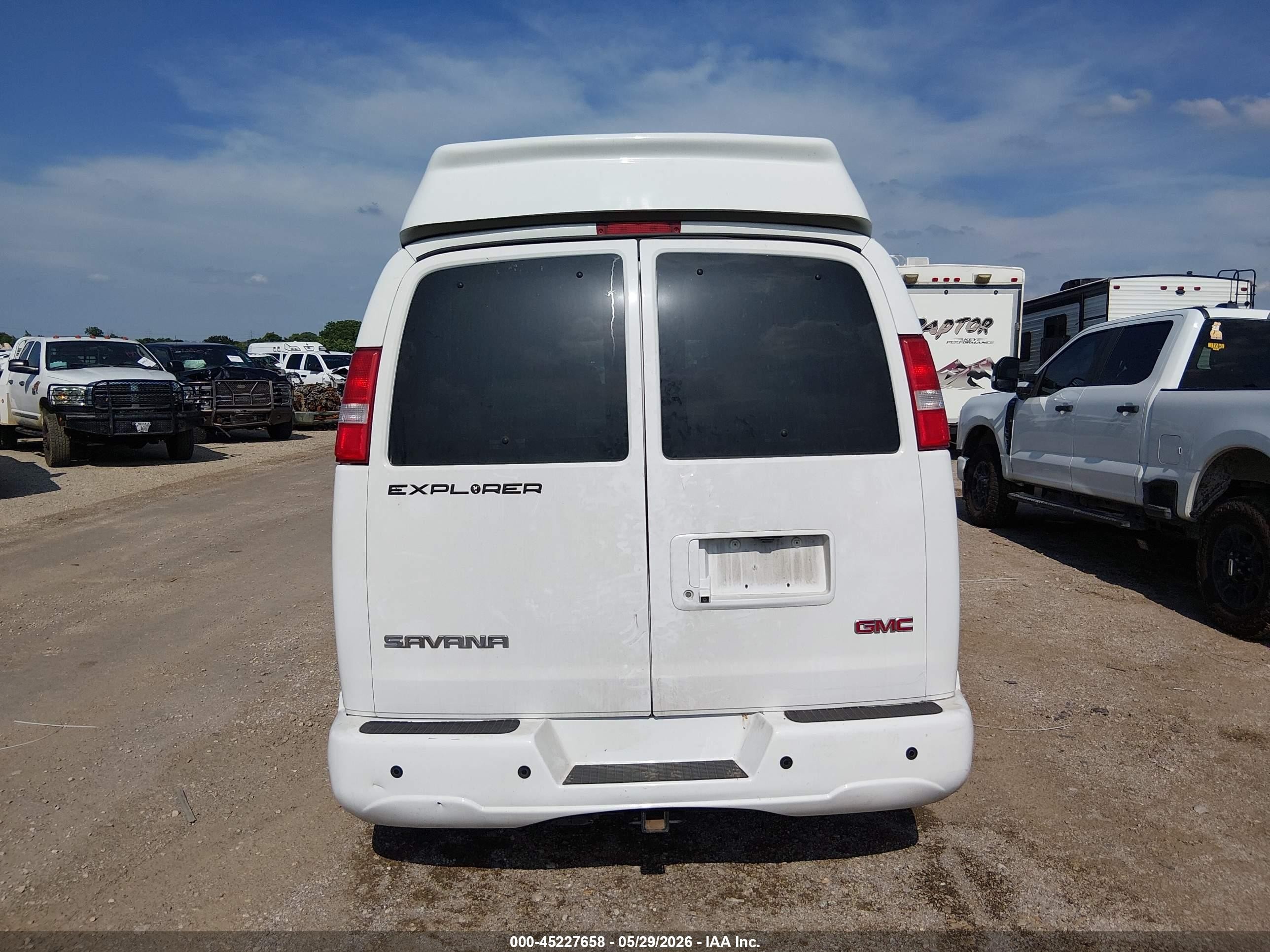 2021 Gmc Savana Cargo Rwd 3500 Extended Wheelbase Ls White vin: 1GJZ7NF78M1304710