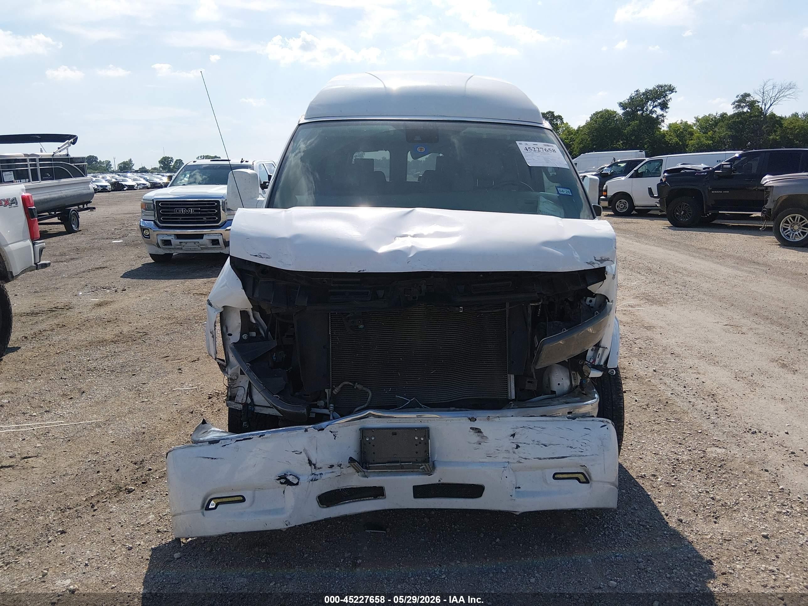 2021 Gmc Savana Cargo Rwd 3500 Extended Wheelbase Ls White vin: 1GJZ7NF78M1304710