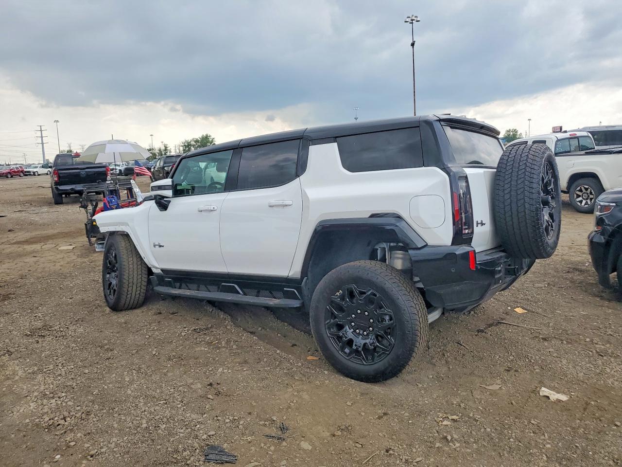 2025 Gmc Hummer Suv 2x White vin: 1GKB0NDEXSU107004