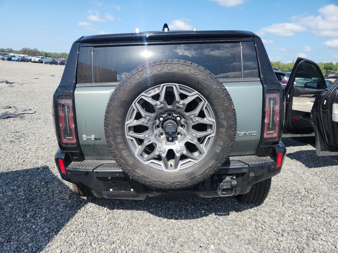 2024 Gmc Hummer Suv 3x Green vin: 1GKB0RDC0RU101387