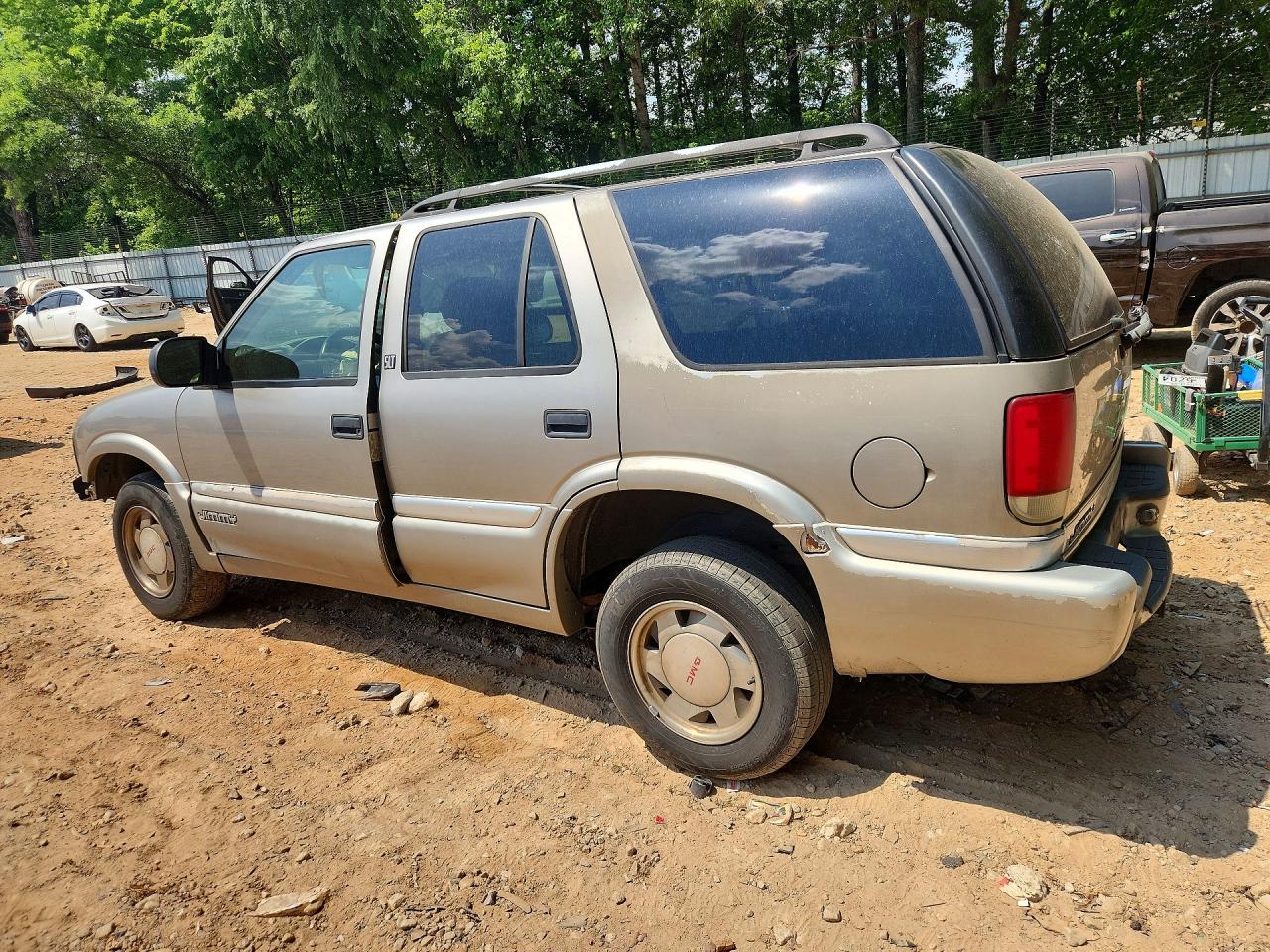 1999 Gmc Jimmy Gold vin: 1GKCS13W0X2501969