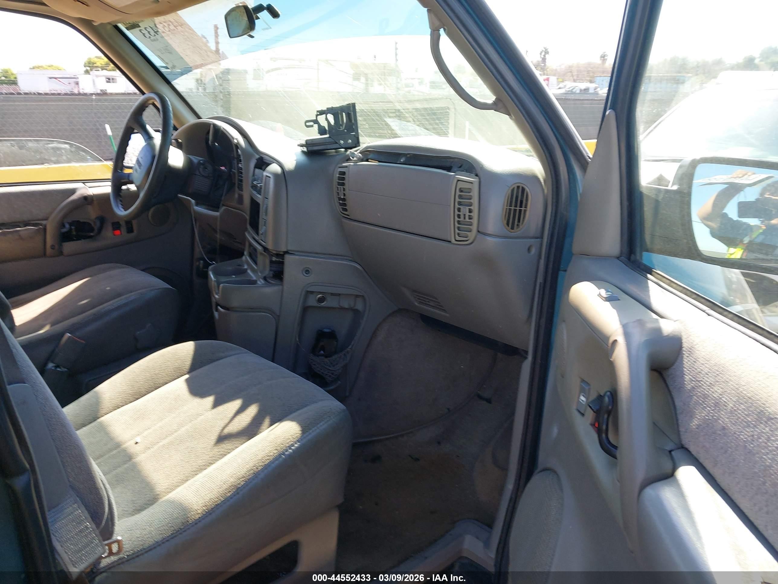 1998 Gmc Safari Sle Зеленый vin: 1GKDM19W4WB522103