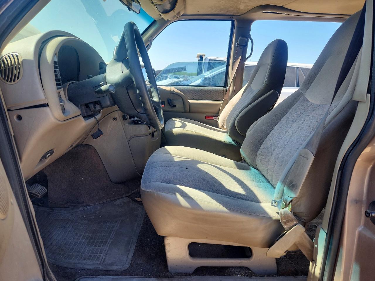 2001 Gmc Safari Xt Tan vin: 1GKDM19W61B514433