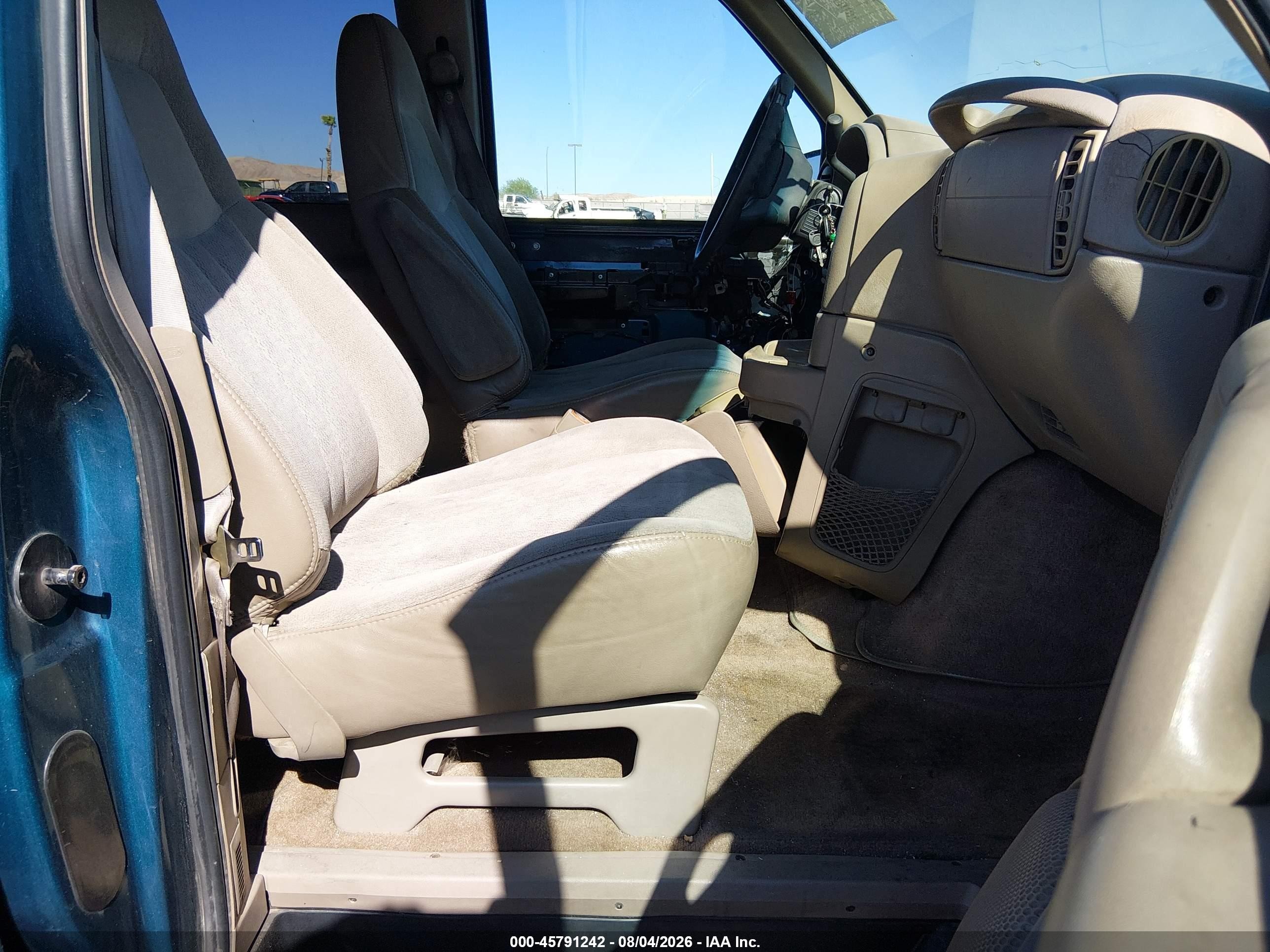 2000 Gmc Safari Sl Blue vin: 1GKDM19W7YB507887